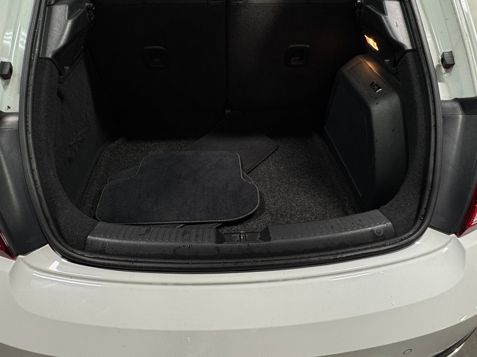 Thumbnail: 2018 Volkswagen Beetle - 7