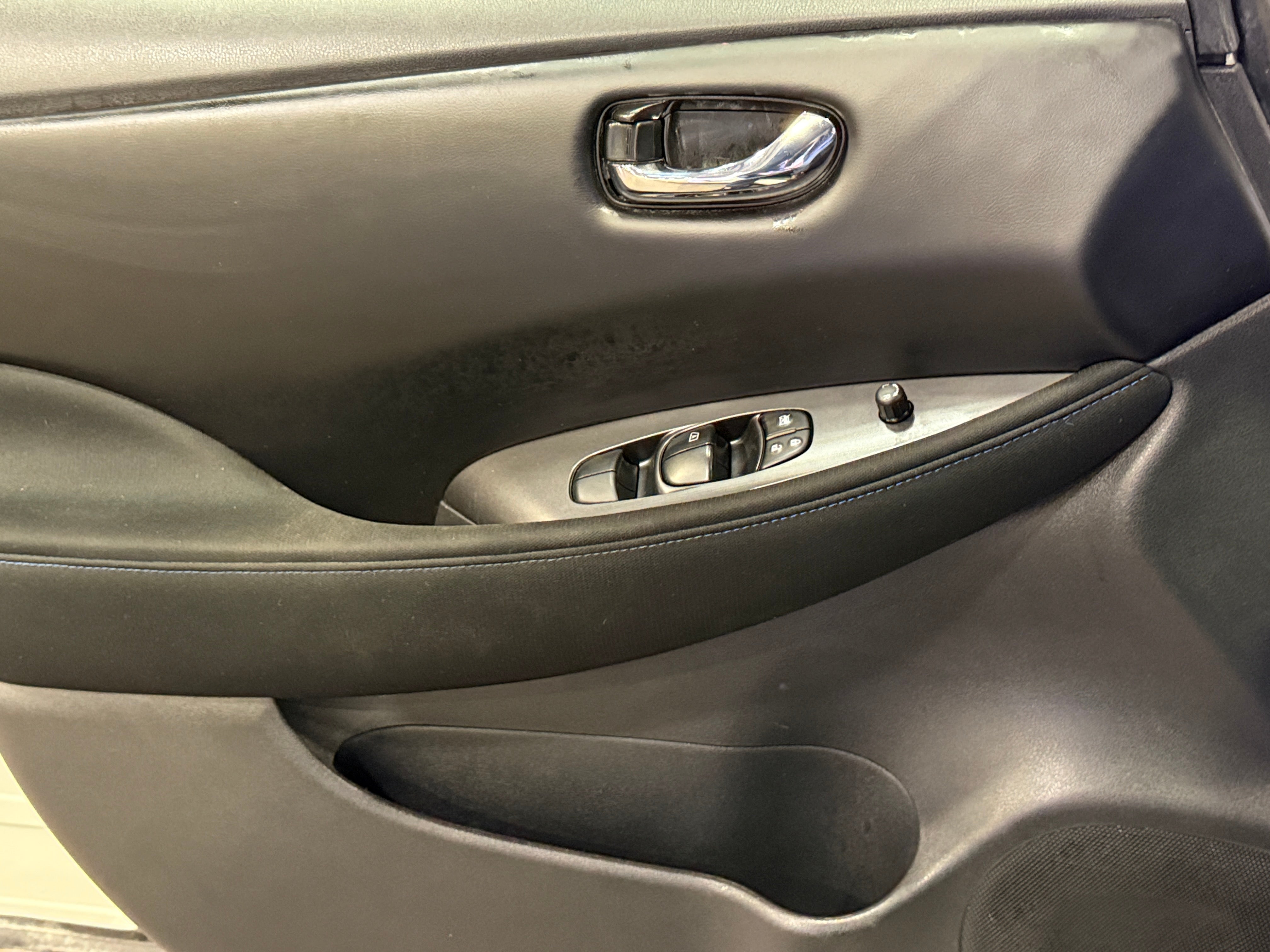 Used 2023 Nissan Leaf S with VIN 1N4AZ1BV5PC558529 for sale in Oak Creek, WI