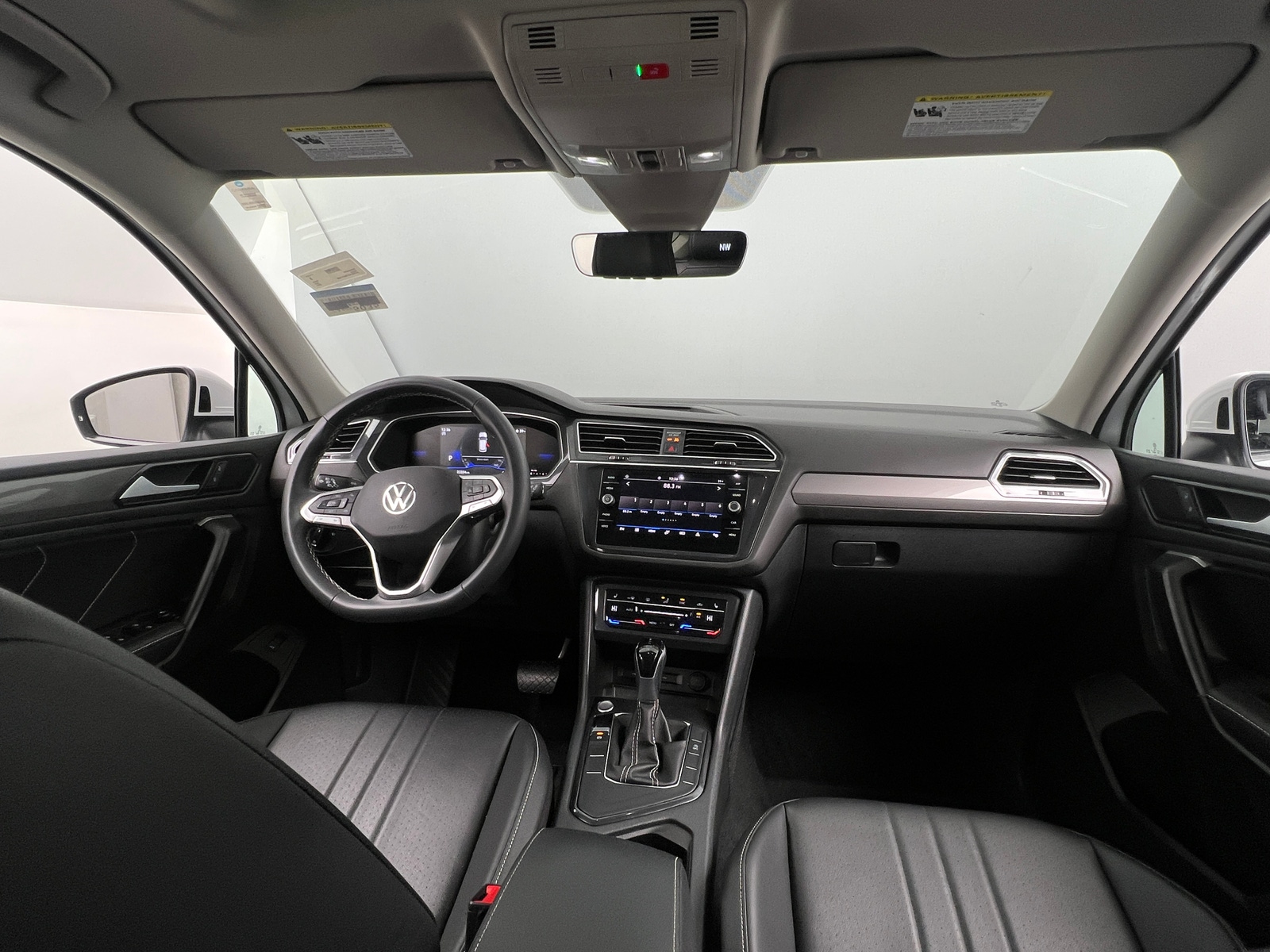 Thumbnail: 2024 Volkswagen Tiguan - 2