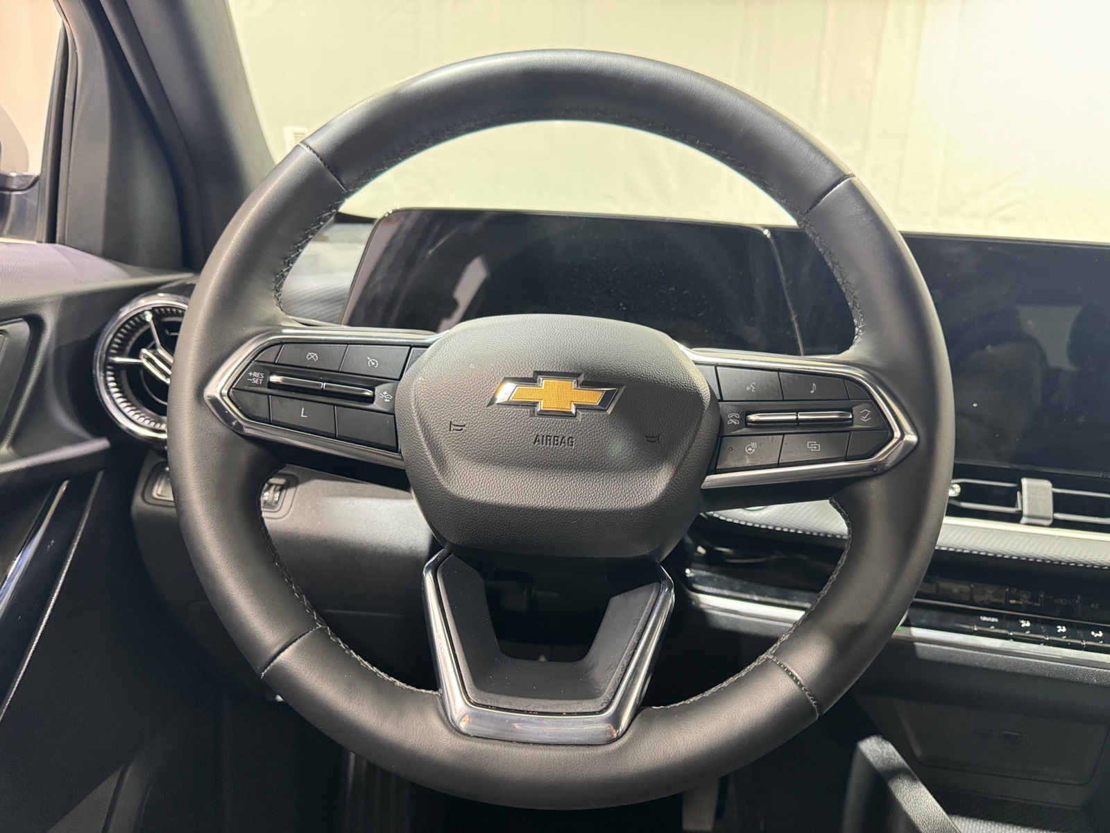 Thumbnail: 2025 Chevrolet Equinox - 5