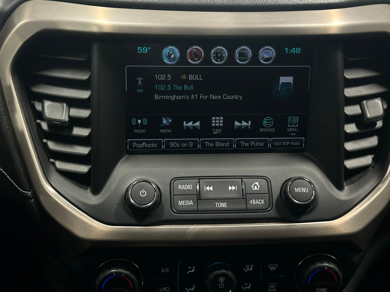 Thumbnail: 2017 GMC Acadia - 3