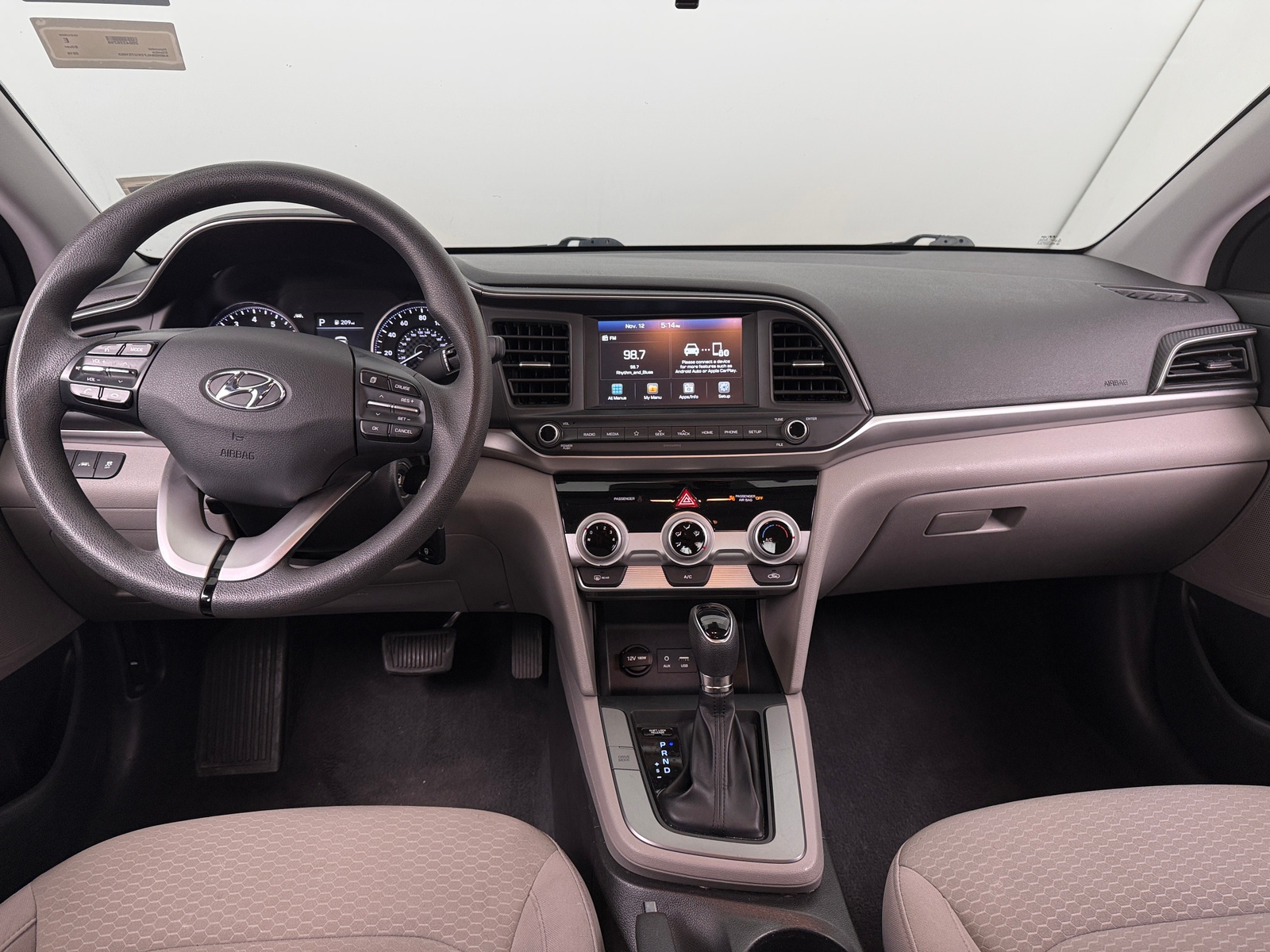 Thumbnail: 2019 Hyundai Elantra - 3