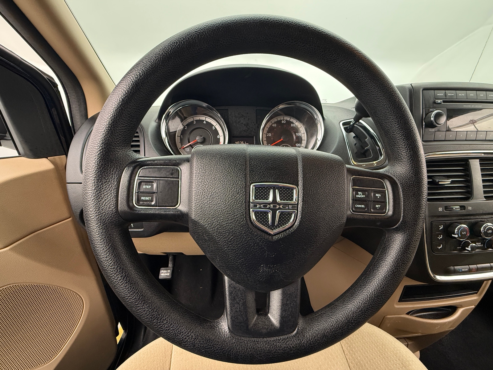 Thumbnail: 2016 Dodge Grand Caravan - 5