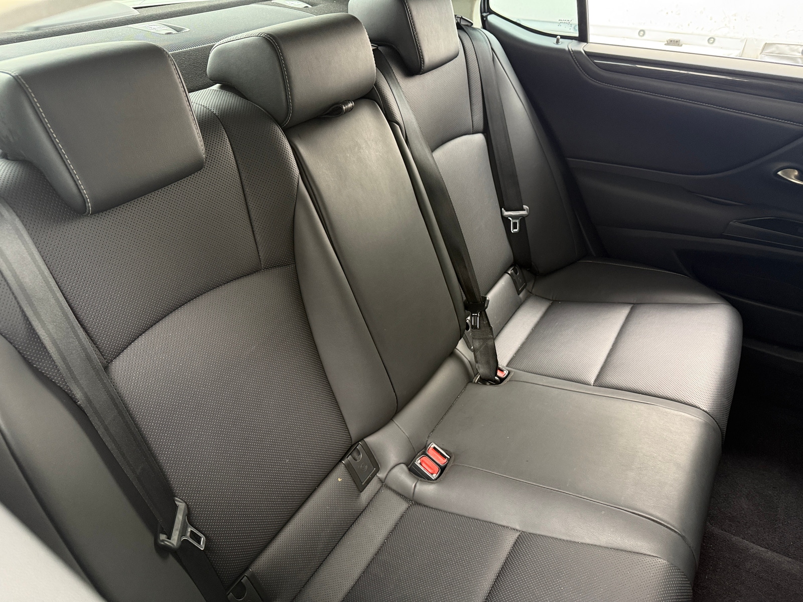 Thumbnail: 2020 Lexus ES - 5