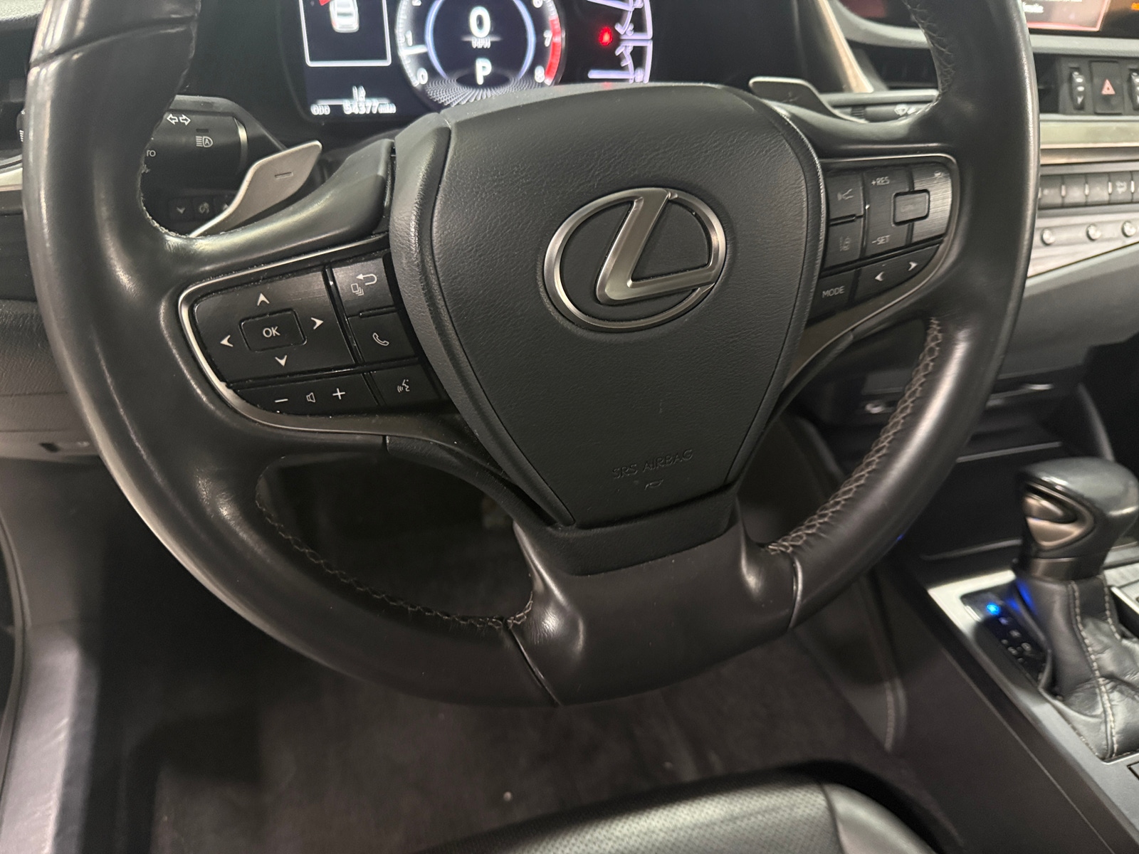 Thumbnail: 2020 Lexus ES - 4