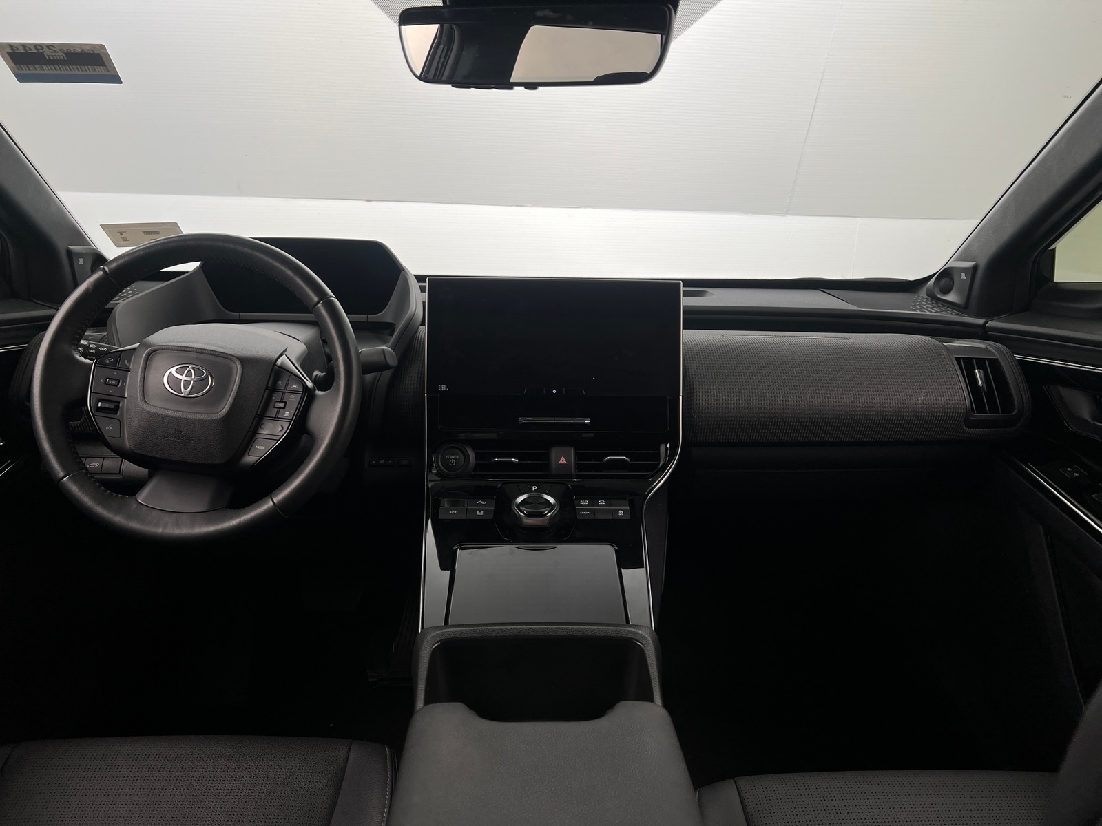 Thumbnail: 2023 Toyota bZ4X - 2