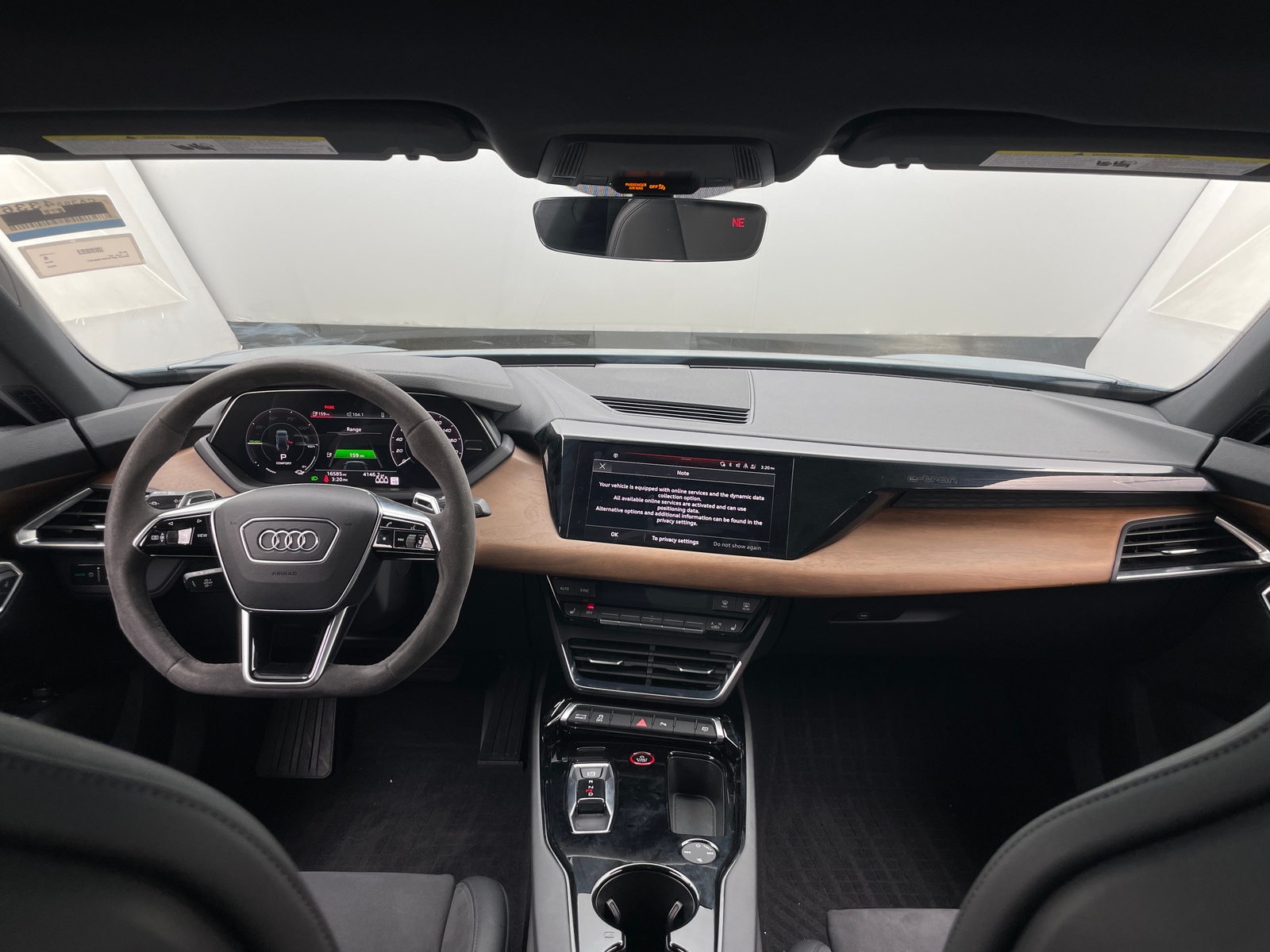 Thumbnail: 2022 Audi e-tron GT - 2