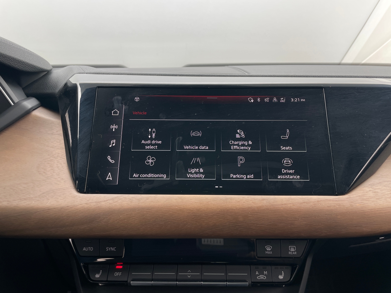 Thumbnail: 2022 Audi e-tron GT - 3