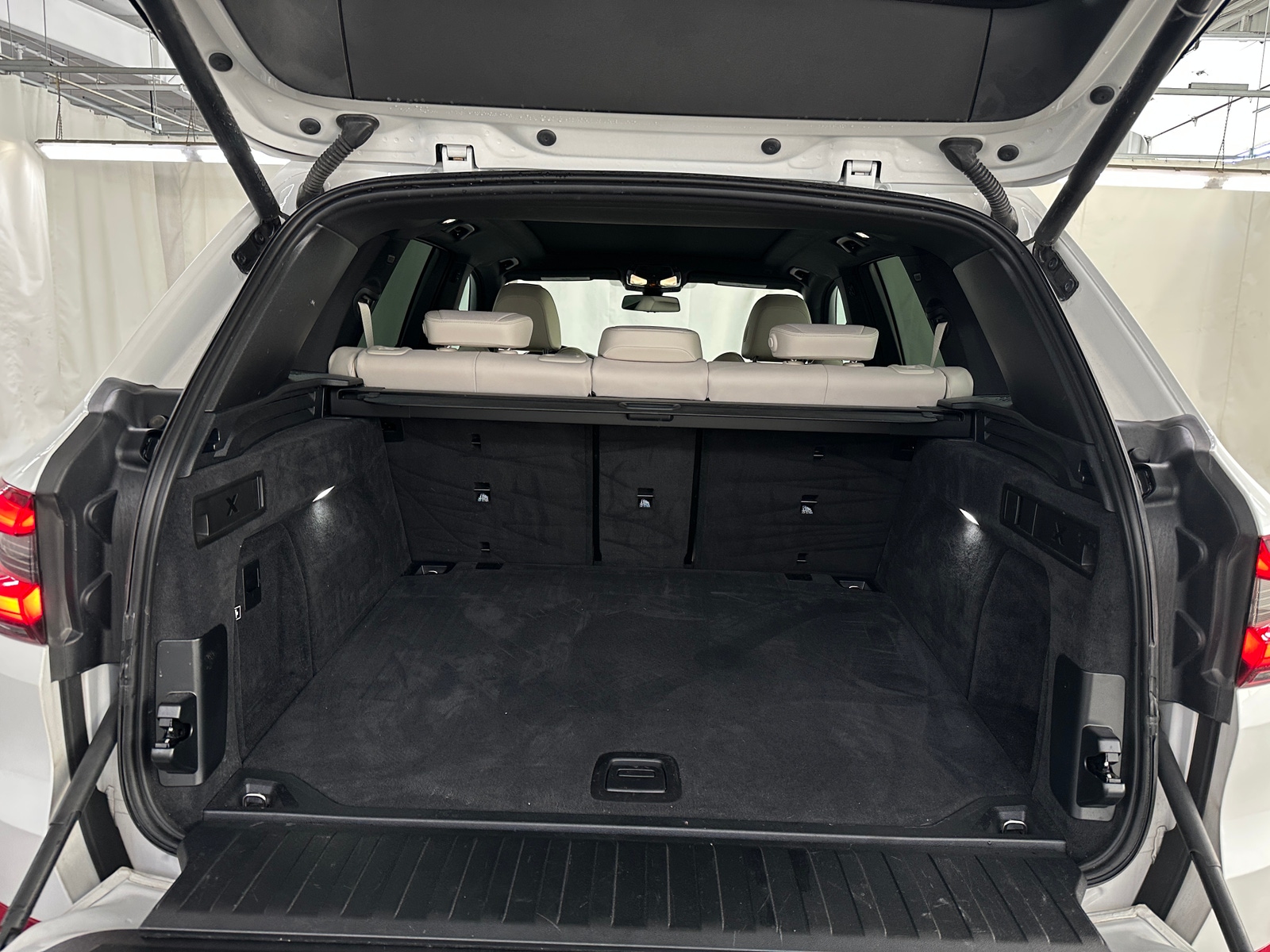 Thumbnail: 2022 BMW X5 - 6