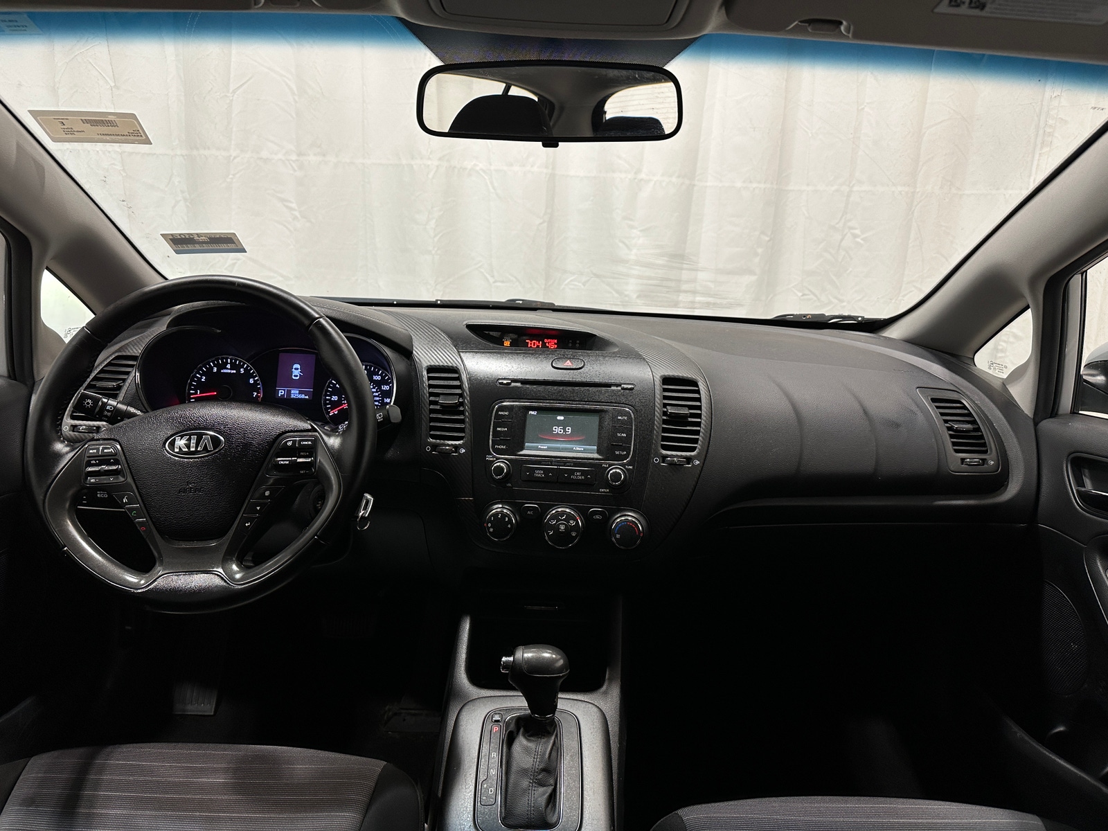 Thumbnail: 2016 Kia Forte - 3