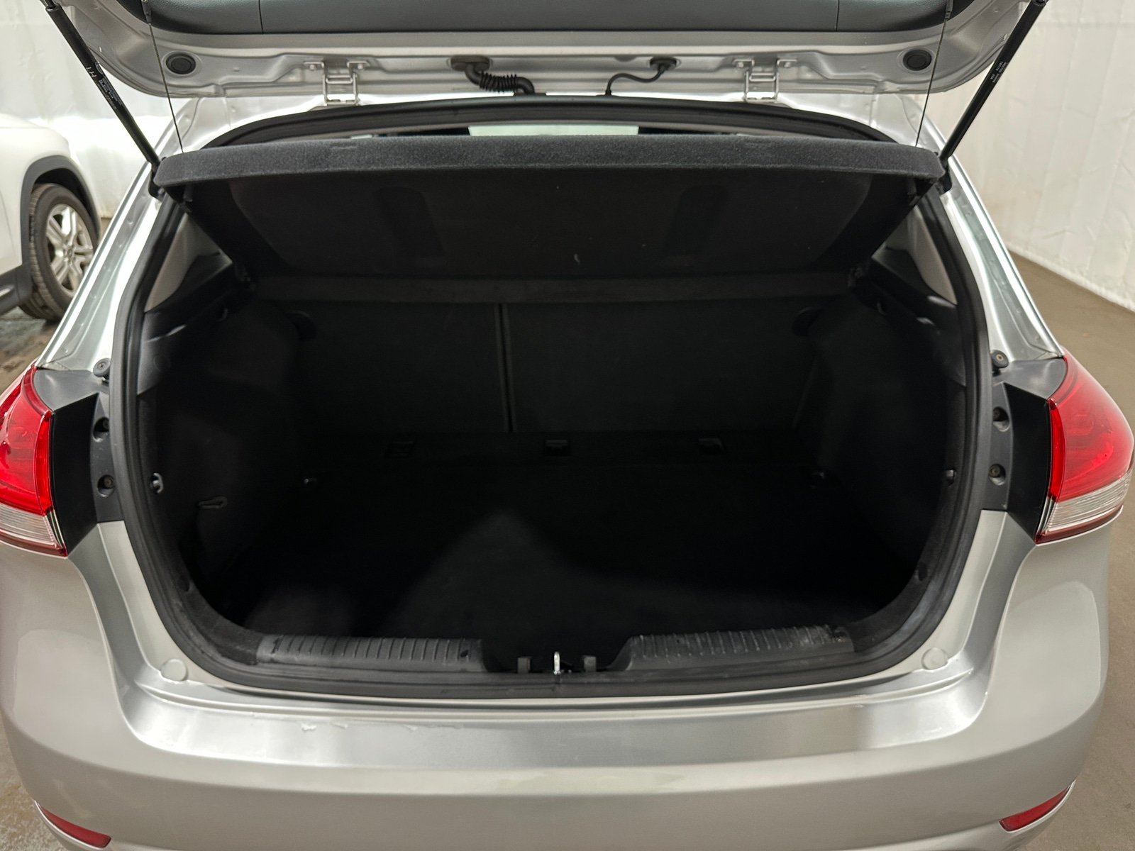 Thumbnail: 2016 Kia Forte - 7