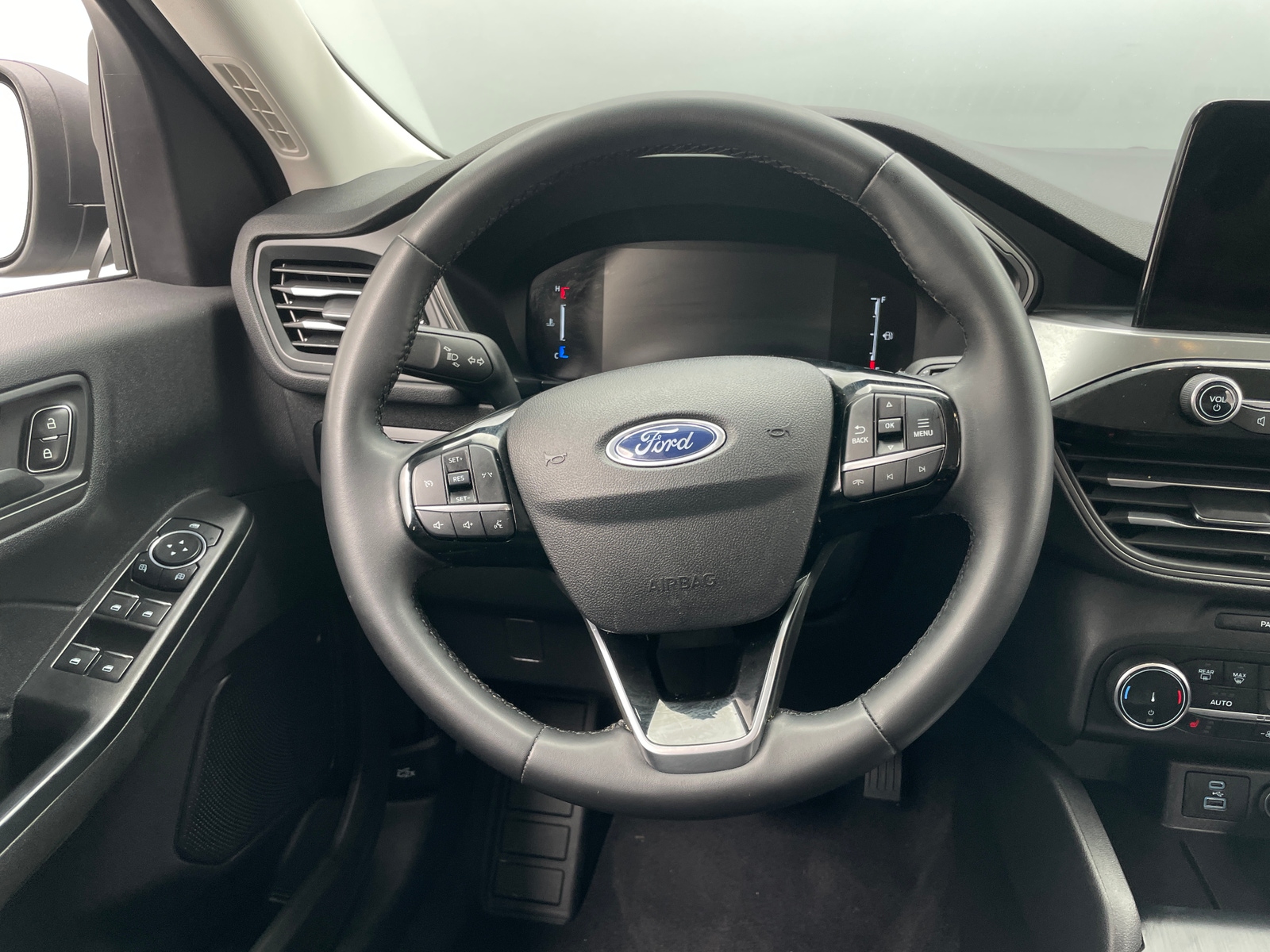 Thumbnail: 2023 Ford Escape - 5