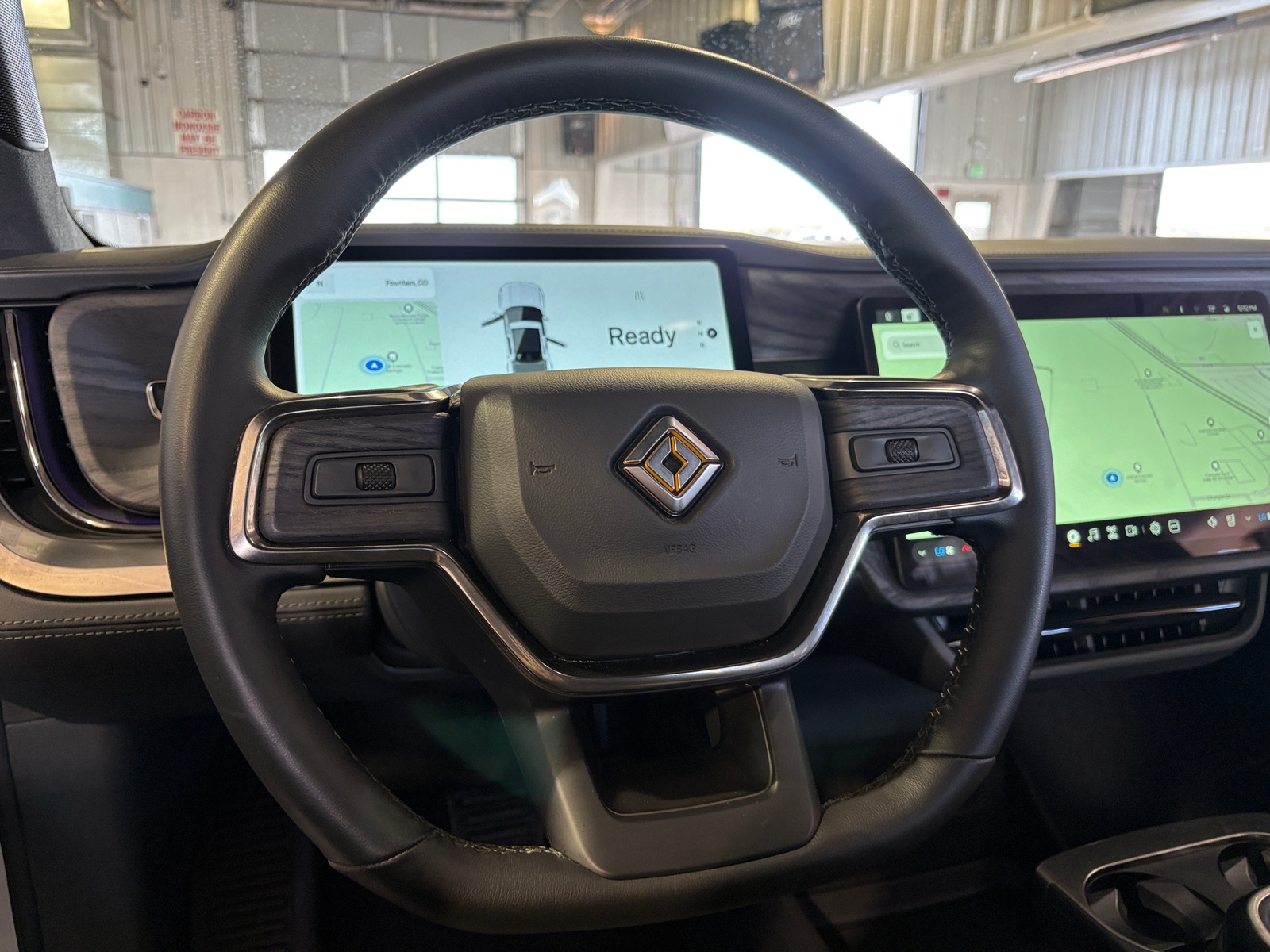 Thumbnail: 2025 Rivian R1T - 4