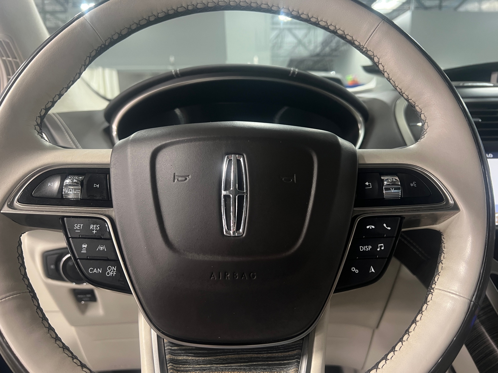 Thumbnail: 2019 Lincoln Nautilus - 4