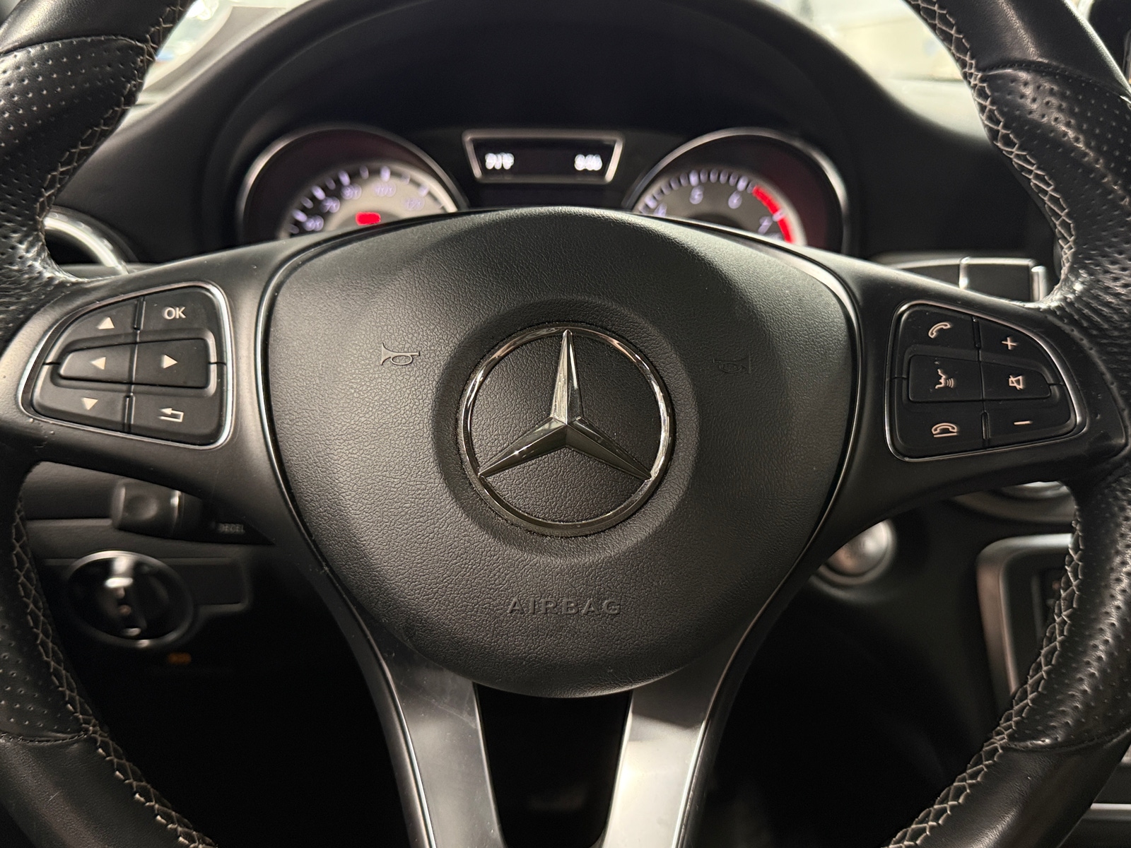 Thumbnail: 2016 Mercedes-Benz GLA - 4