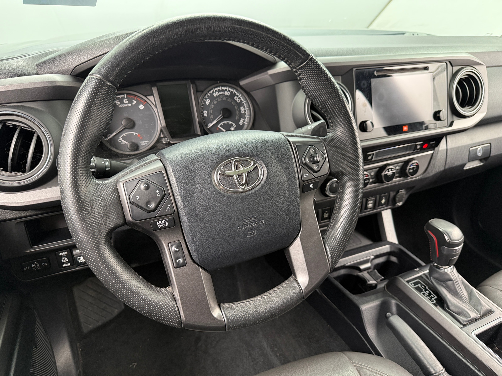 Thumbnail: 2017 Toyota Tacoma - 4