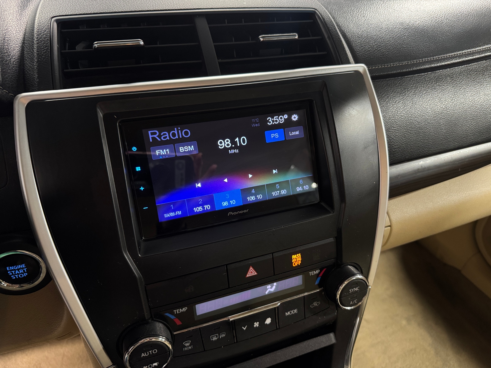 Thumbnail: 2016 Toyota Camry - 4