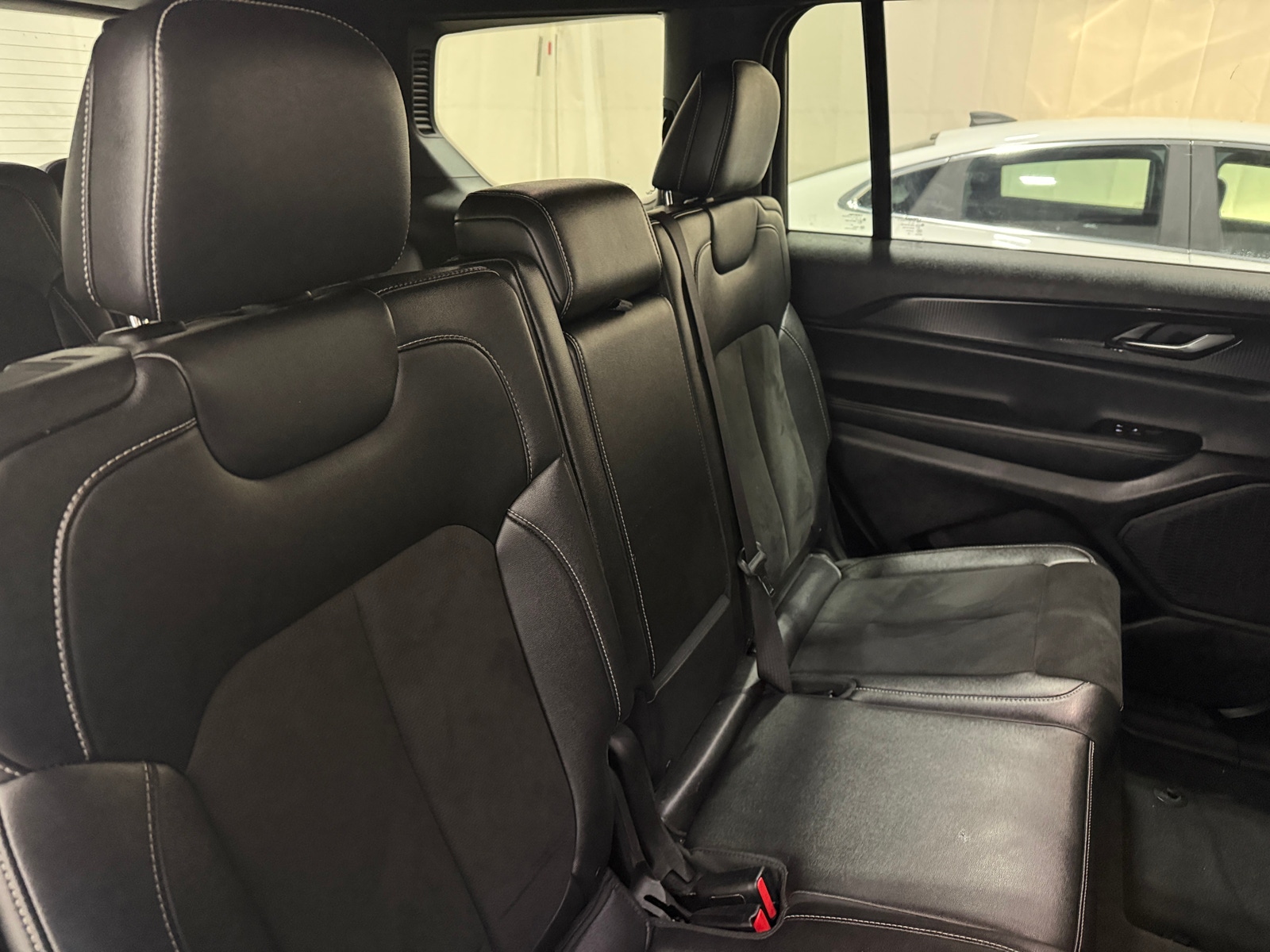 Thumbnail: 2024 Jeep Grand Cherokee L - 5