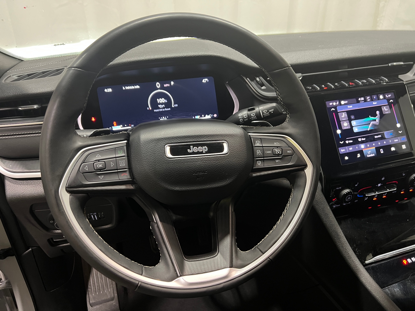 Thumbnail: 2024 Jeep Grand Cherokee L - 4