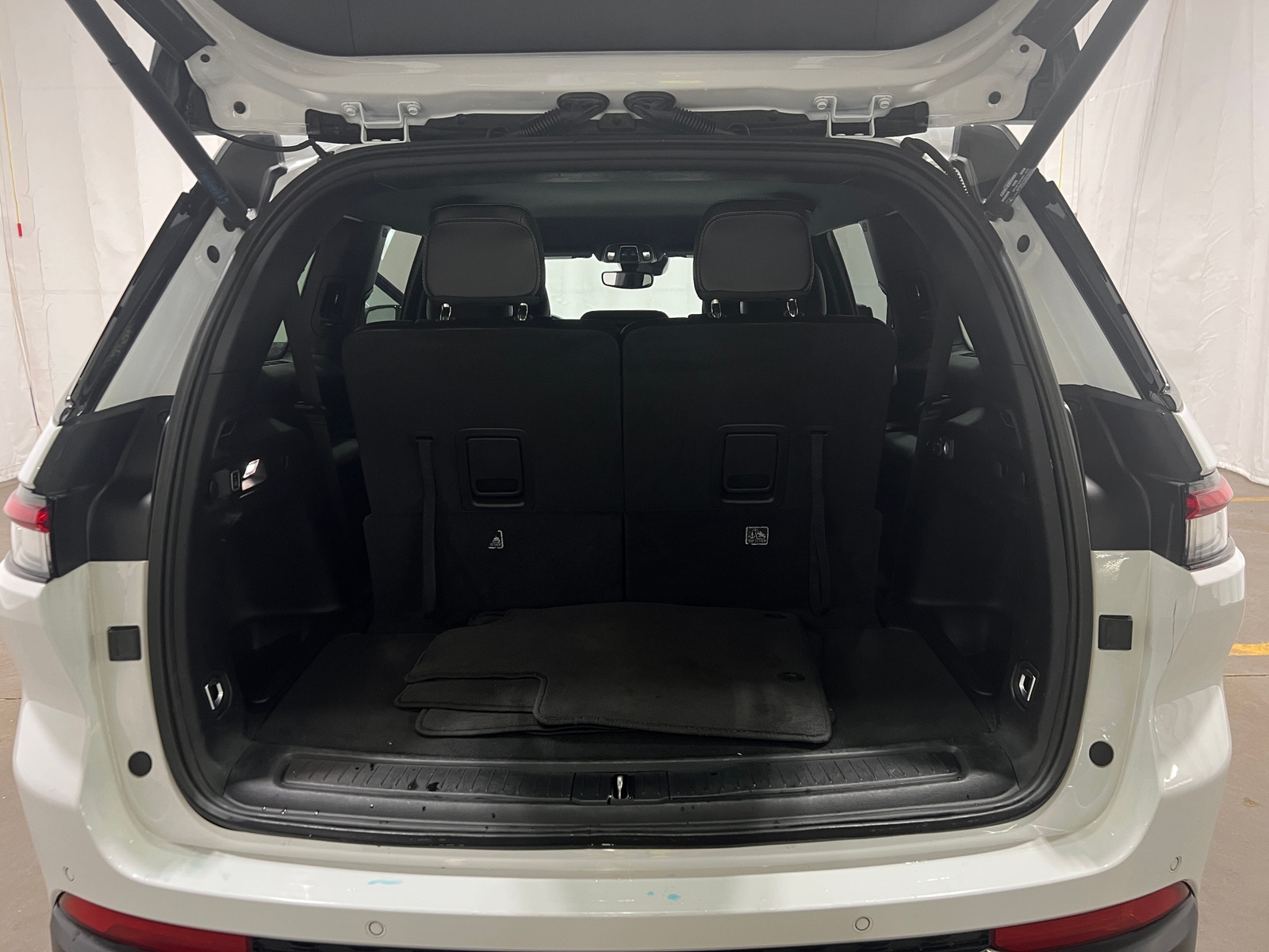 Thumbnail: 2024 Jeep Grand Cherokee L - 6