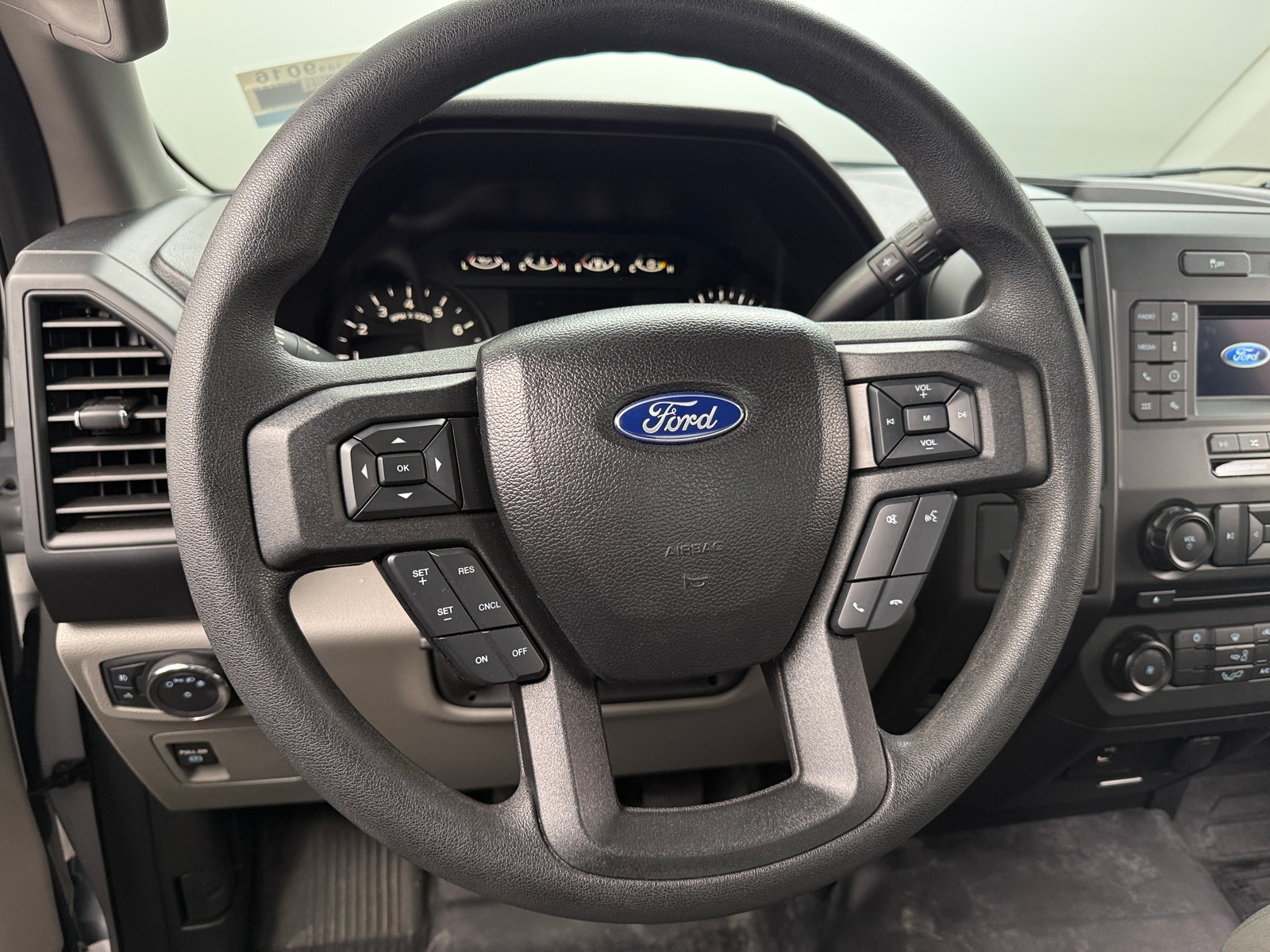 Thumbnail: 2018 Ford Econoline - 5