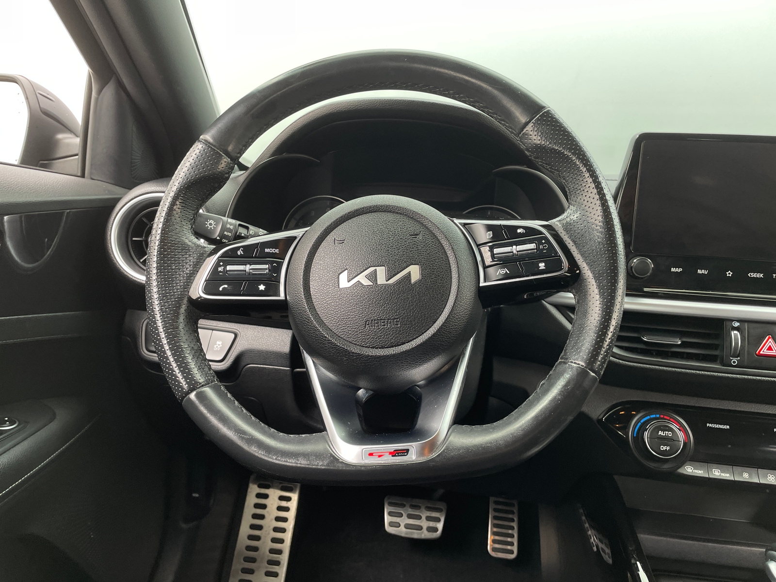 Thumbnail: 2022 Kia Forte - 4