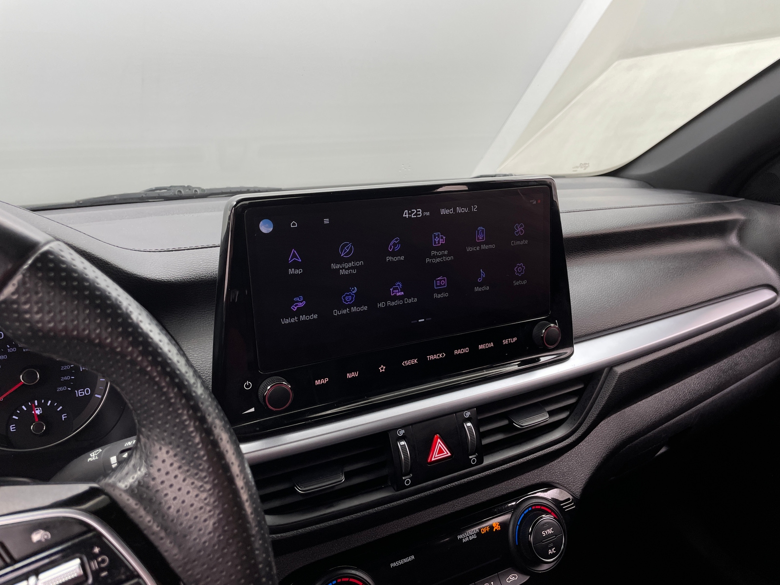 Thumbnail: 2022 Kia Forte - 3