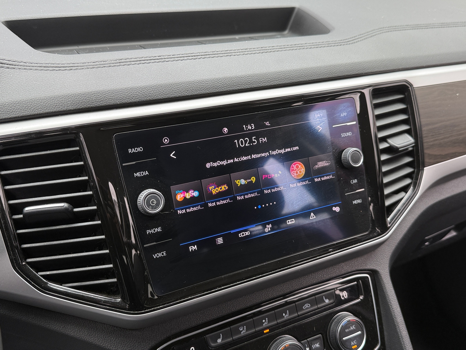 Thumbnail: 2022 Volkswagen Atlas - 3