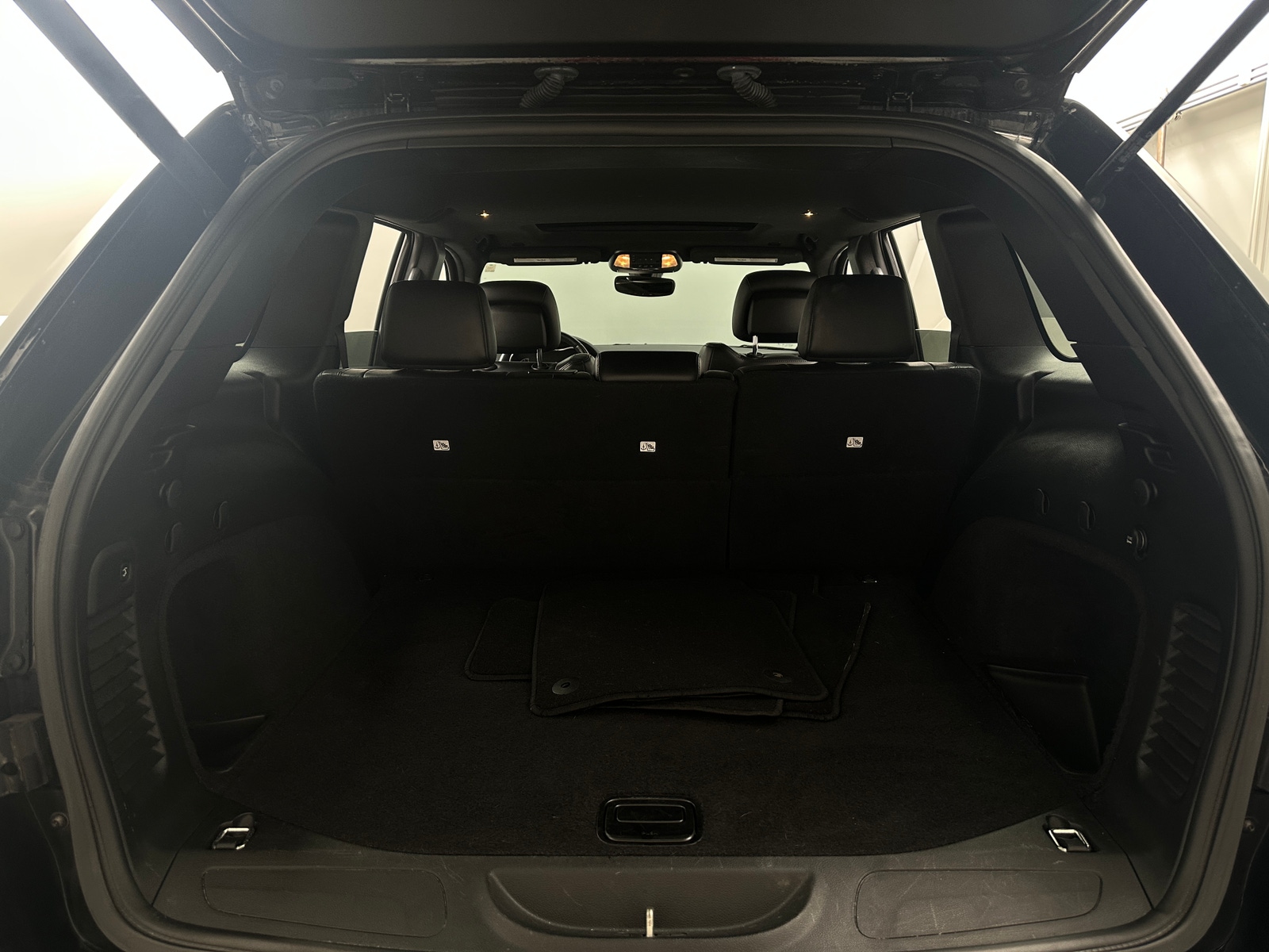 Thumbnail: 2020 Jeep Grand Cherokee - 7