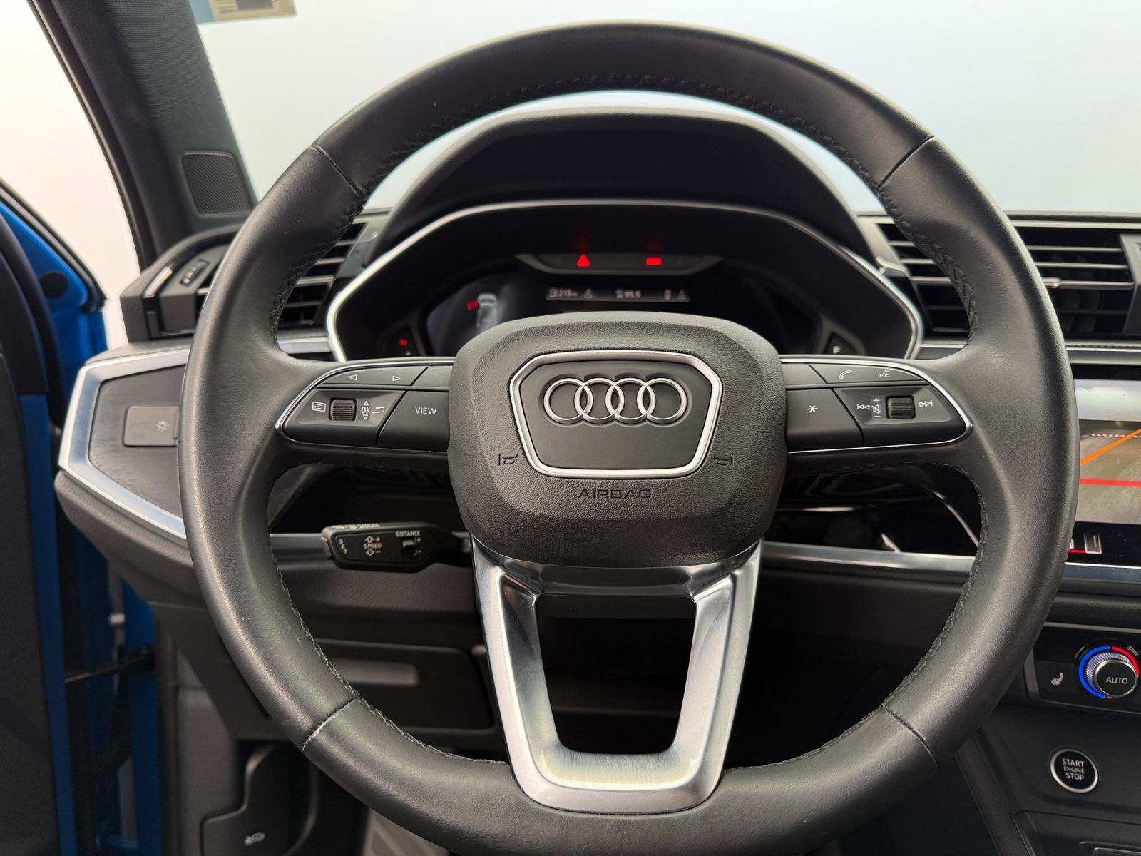 Thumbnail: 2023 Audi Q3 - 4