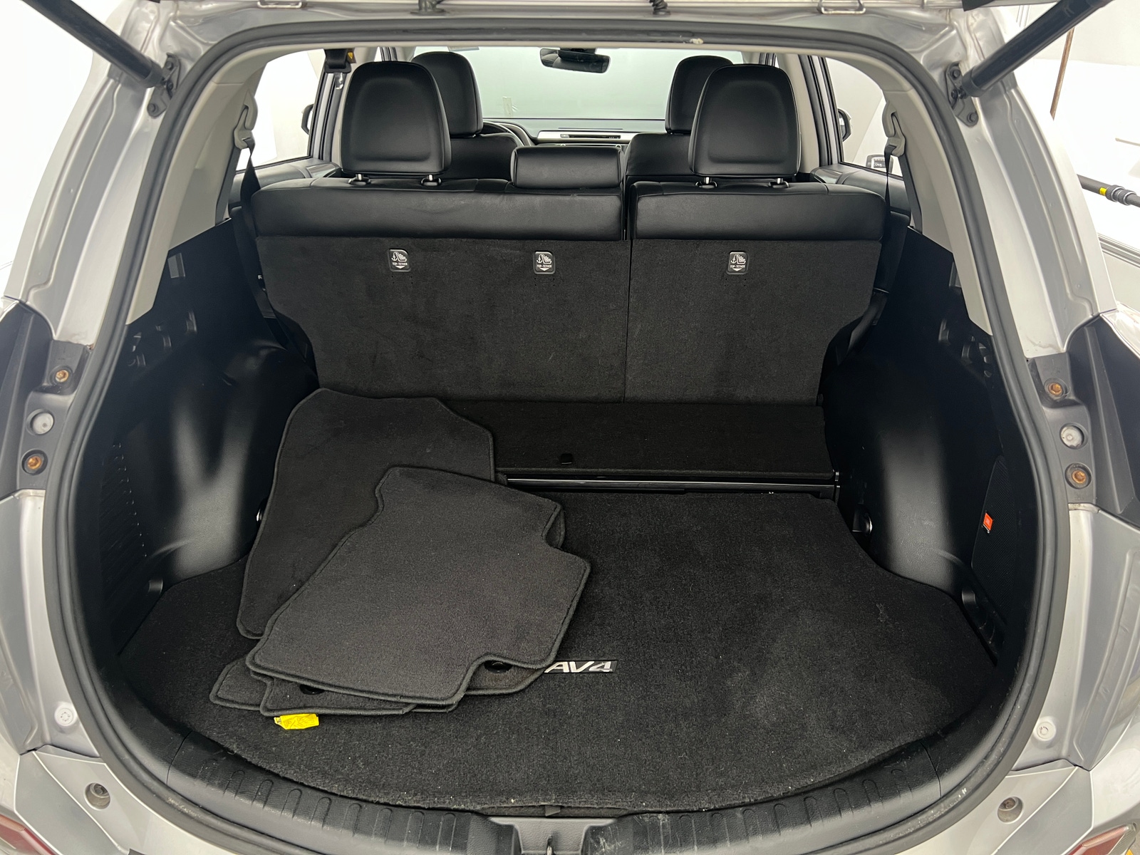 Thumbnail: 2017 Toyota RAV4 - 7