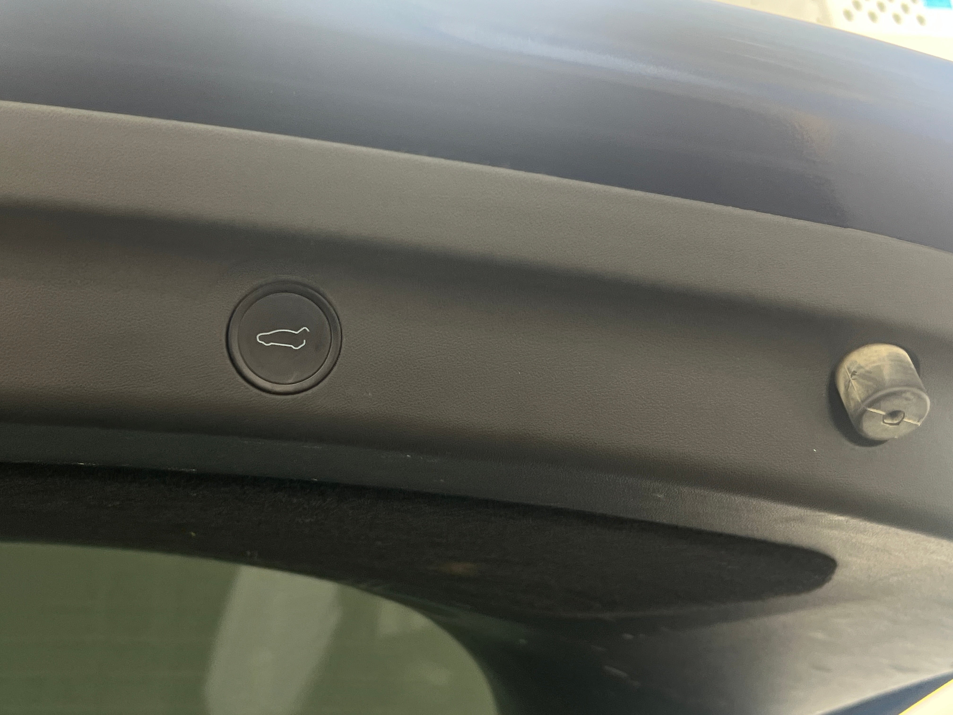 Used 2021 Tesla Model Y Long Range with VIN 5YJYGDEE5MF142166 for sale in Oak Creek, WI