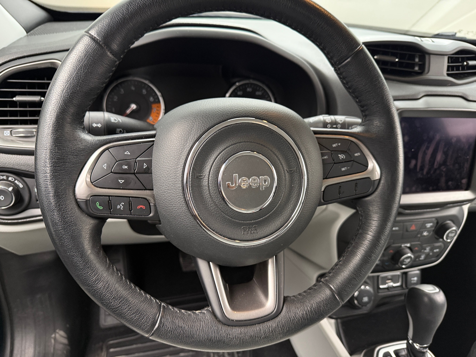 Thumbnail: 2022 Jeep Renegade - 4