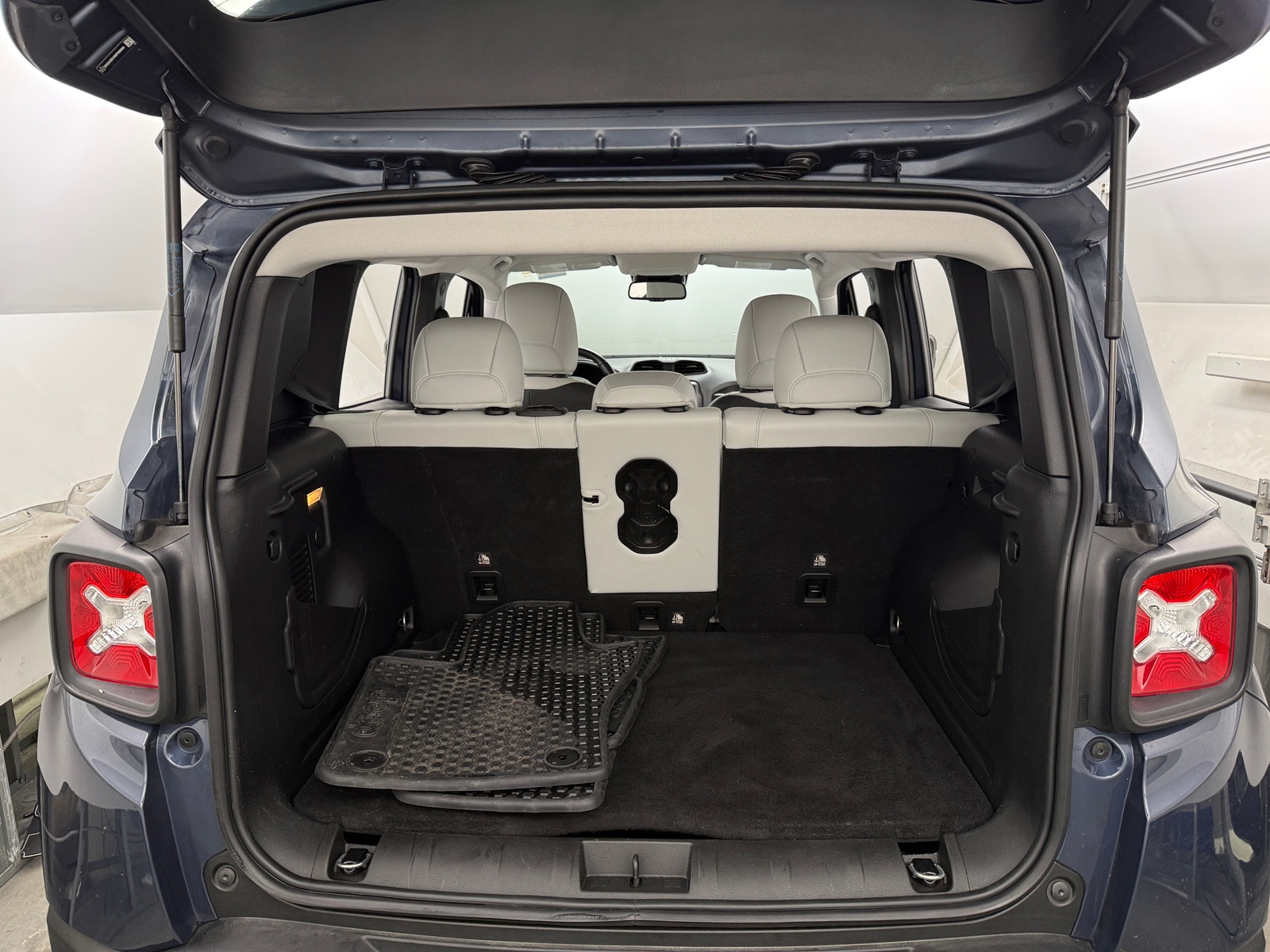 Thumbnail: 2022 Jeep Renegade - 6