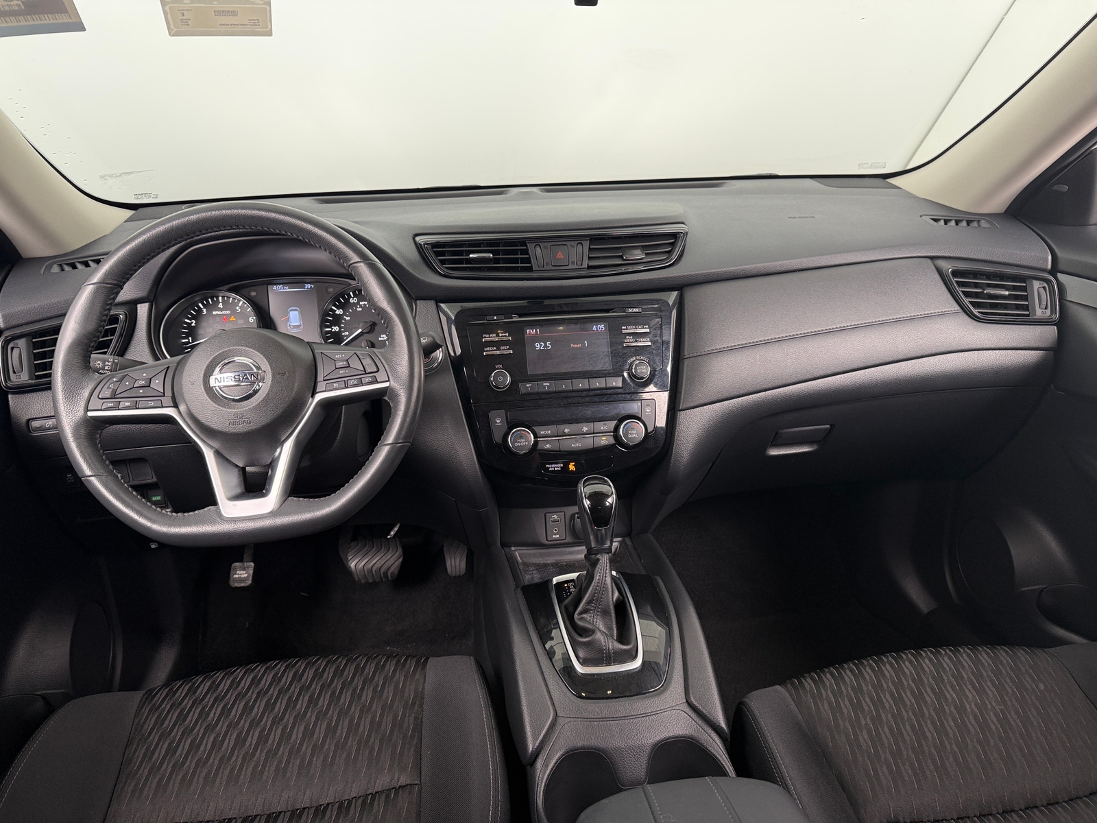 Thumbnail: 2017 Nissan Rogue - 3