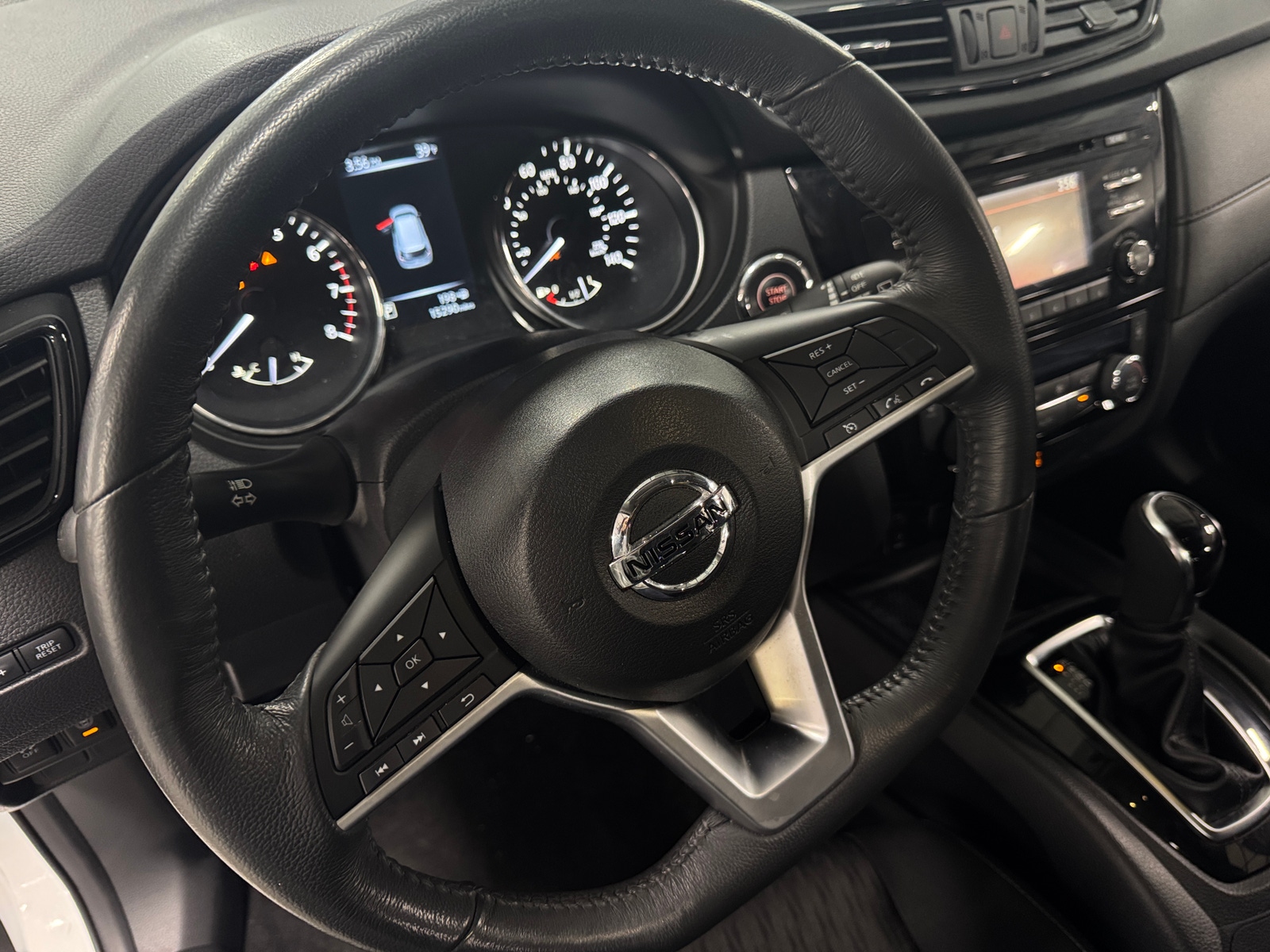 Thumbnail: 2017 Nissan Rogue - 5