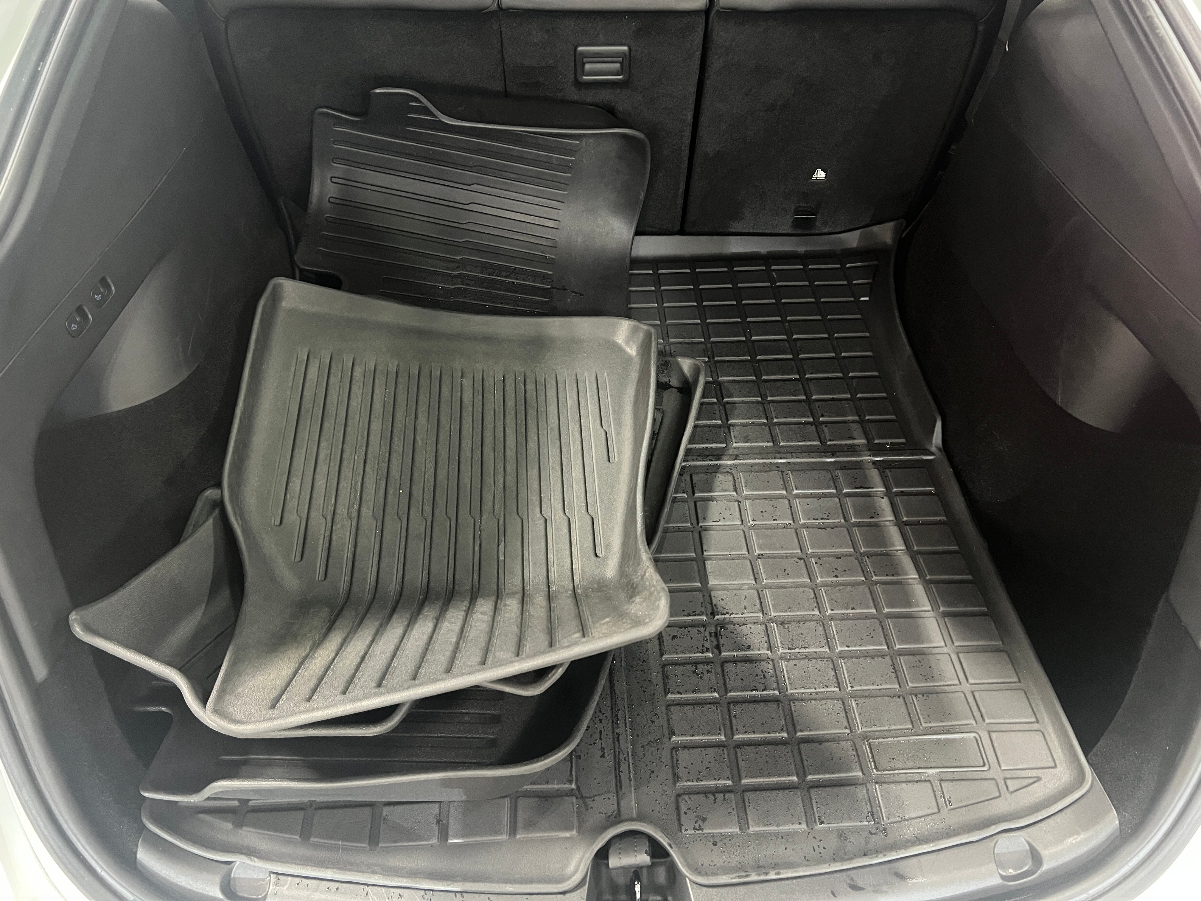 Used 2021 Tesla Model Y Long Range with VIN 5YJYGDEE3MF311374 for sale in Auburn, WA