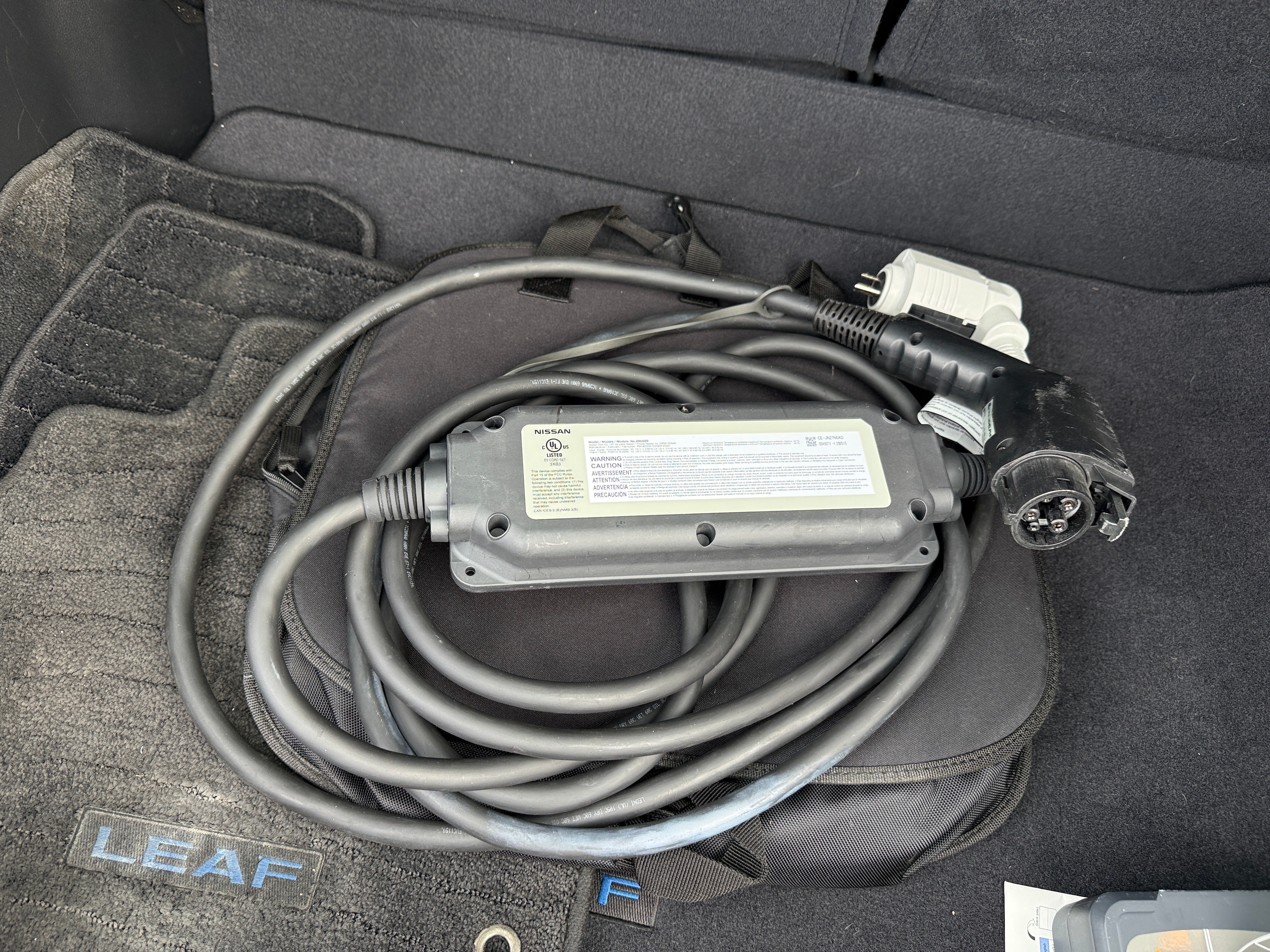 Used 2021 Nissan Leaf SV with VIN 1N4AZ1CV3MC556708 for sale in Oak Creek, WI