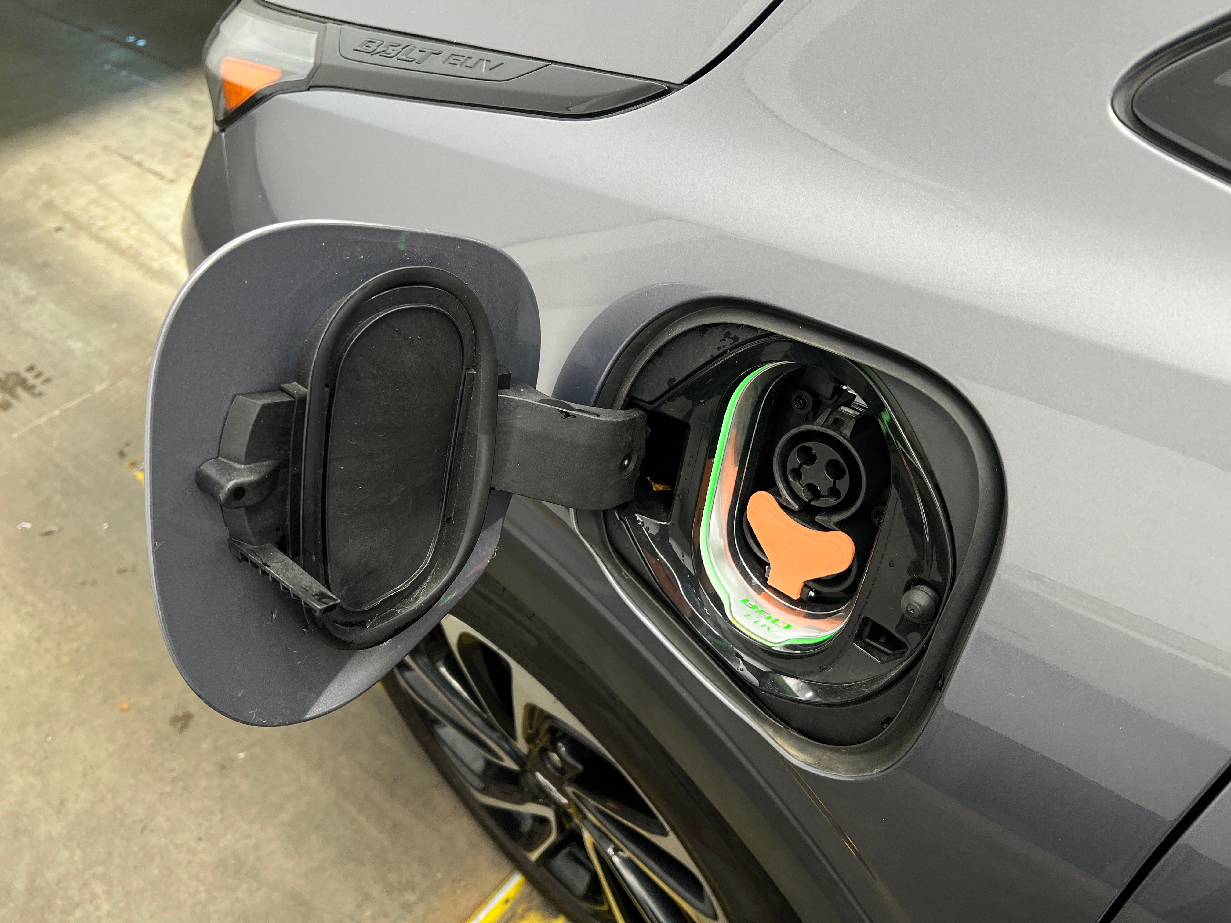 Used 2023 Chevrolet Bolt EUV Premier with VIN 1G1FZ6S00P4108162 for sale in Auburn, WA