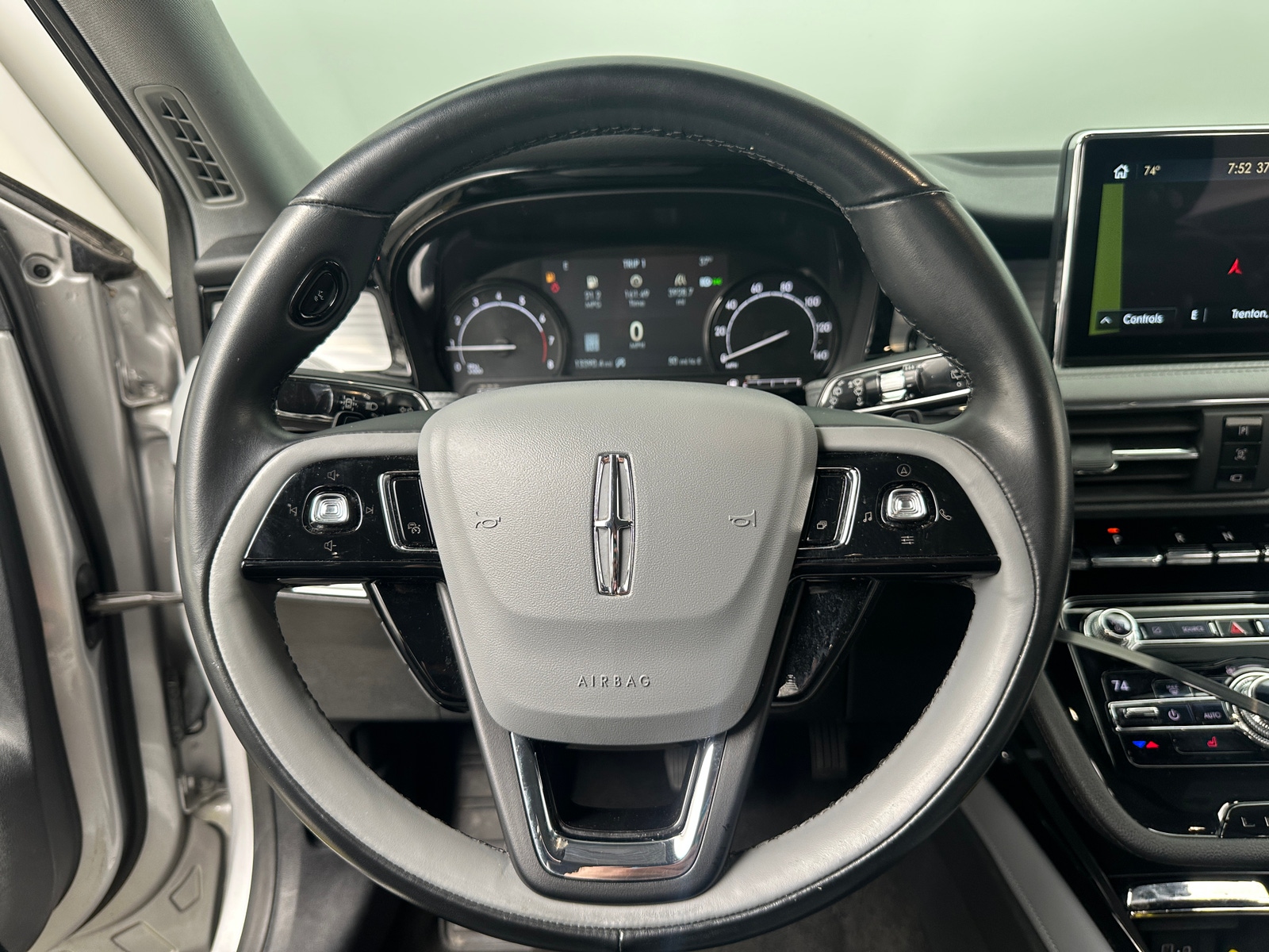 Thumbnail: 2020 Lincoln Corsair - 4