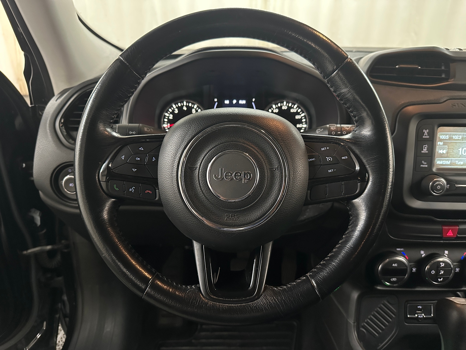 Thumbnail: 2017 Jeep Renegade - 5