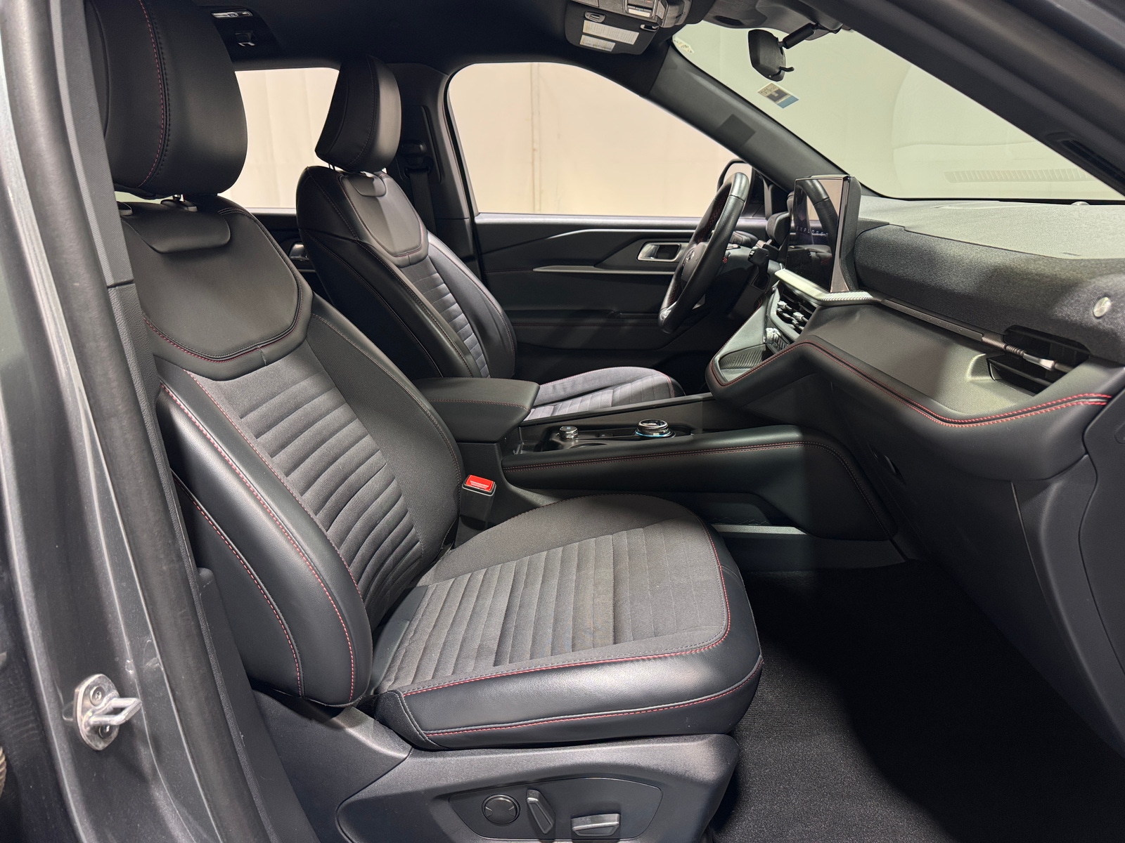 Thumbnail: 2025 Ford Explorer - 2