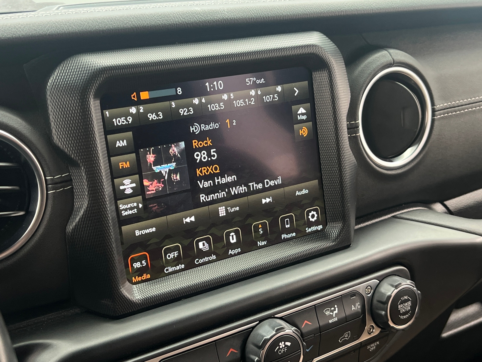 Thumbnail: 2022 Jeep Wrangler - 3