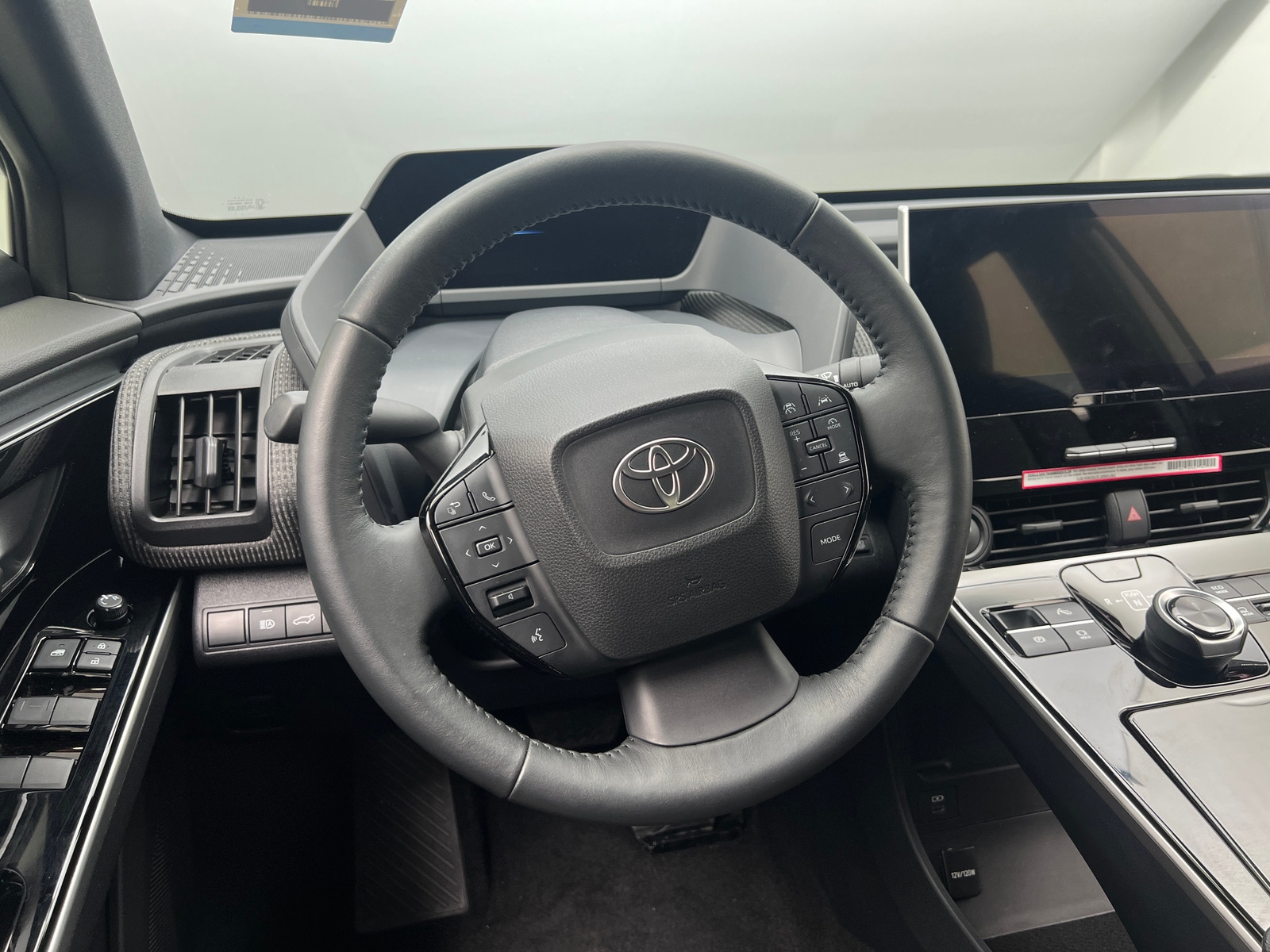 Thumbnail: 2024 Toyota bZ4X - 5