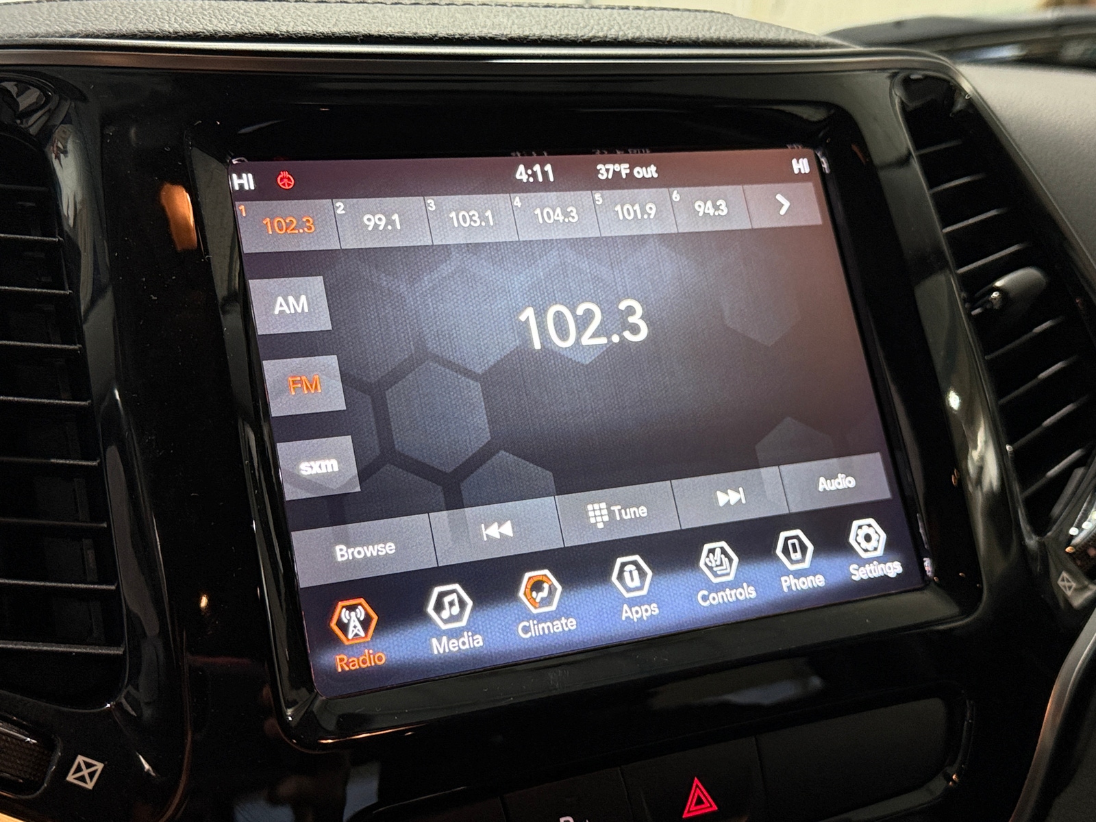 Thumbnail: 2019 Jeep Cherokee - 3