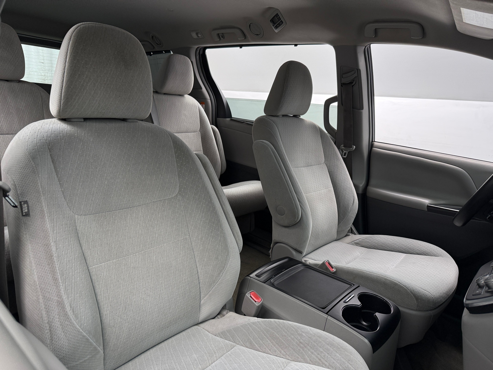 Thumbnail: 2016 Toyota Sienna - 2