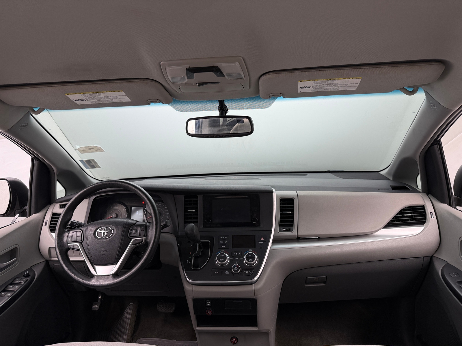 Thumbnail: 2016 Toyota Sienna - 3