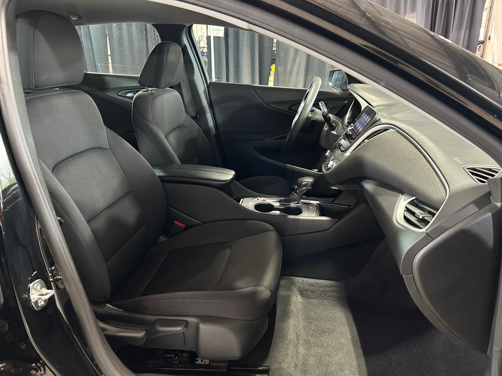 Thumbnail: 2022 Chevrolet Malibu - 2