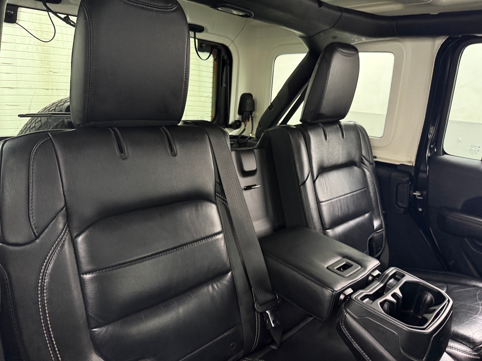 Thumbnail: 2019 Jeep Wrangler - 5