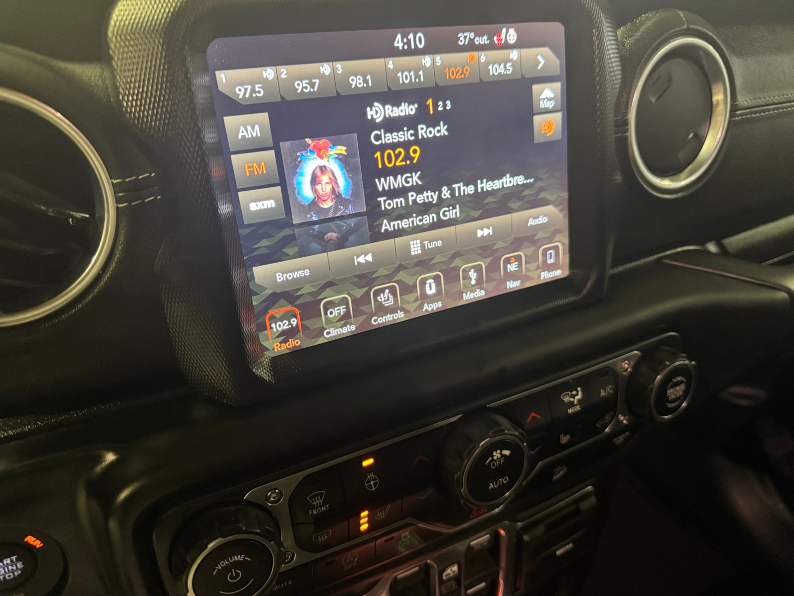 Thumbnail: 2019 Jeep Wrangler - 3